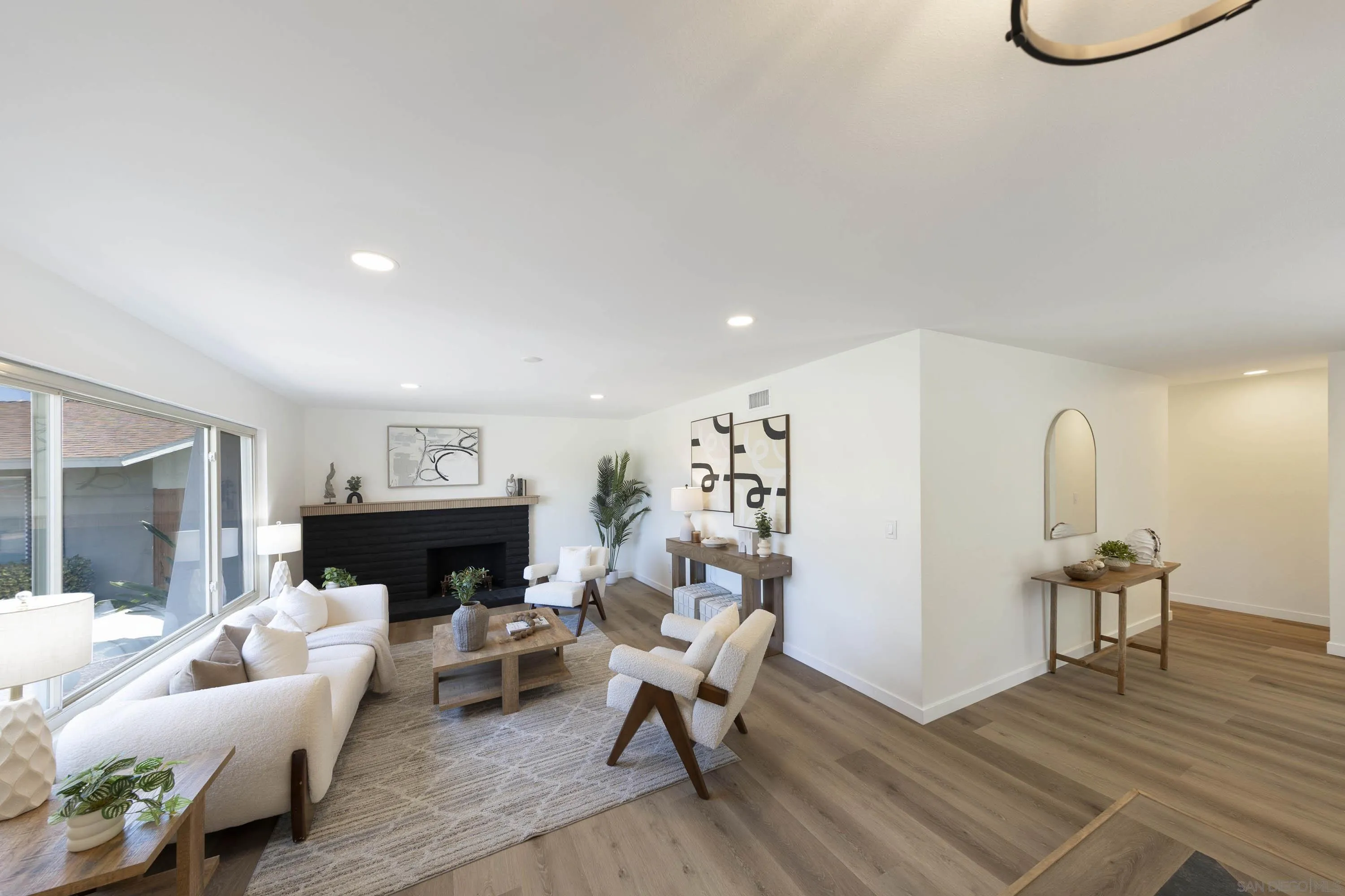 https://cdn.realtyfeed.com/cdn/127/260014618/9c8cf0a61bf1edd04781171204d75d1f.webp