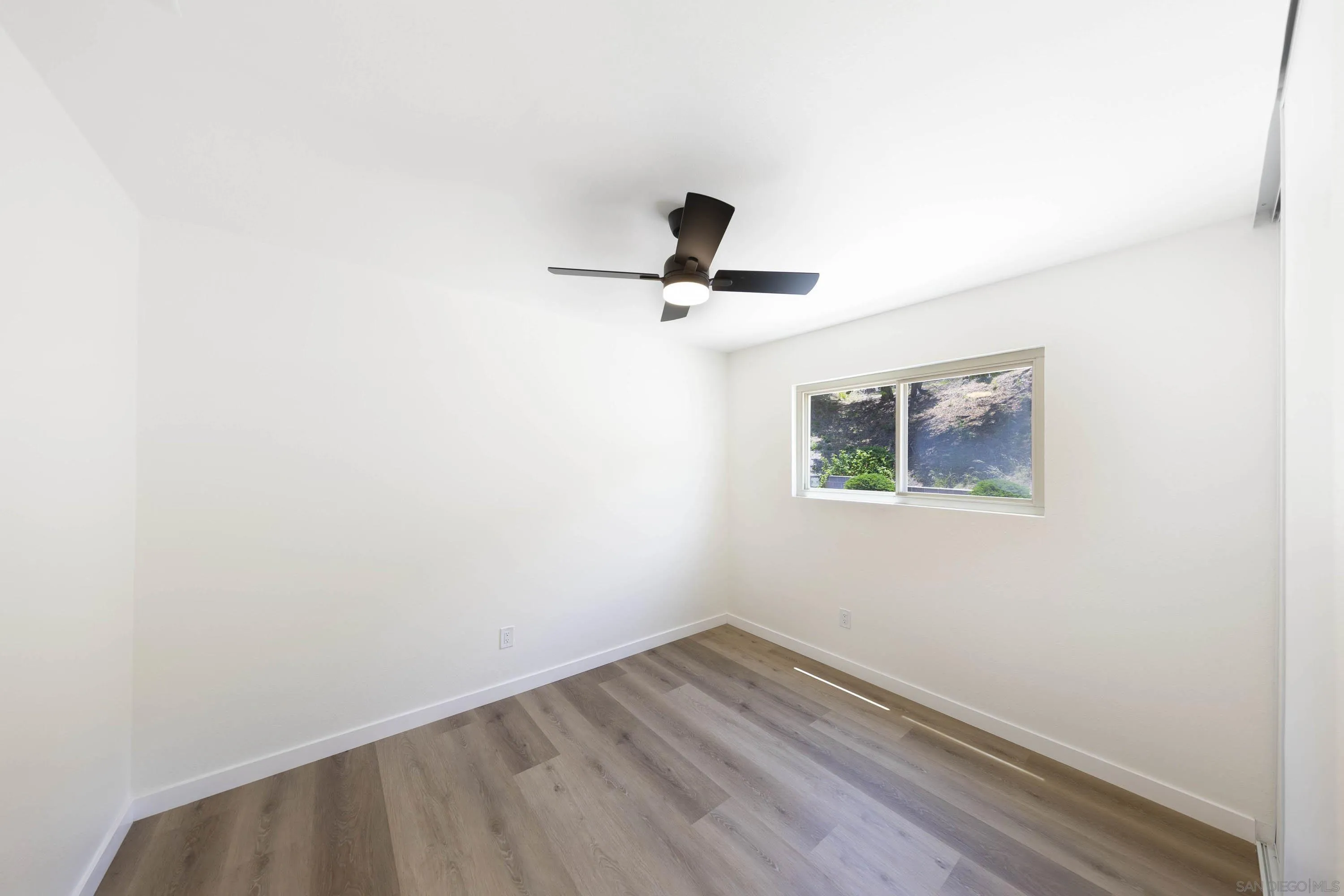 https://cdn.realtyfeed.com/cdn/127/260014618/b4983c75bfc497acdb2a91a77ac71912.webp
