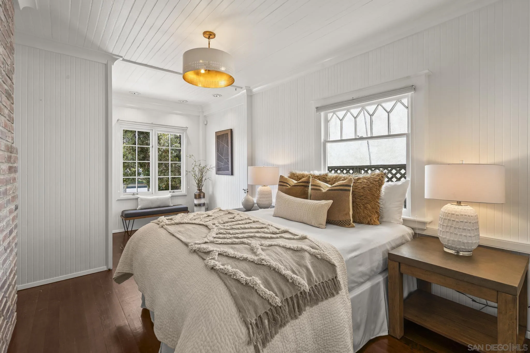 https://cdn.realtyfeed.com/cdn/127/260014619/0505624ed2fd219ede5b3386cab72444.webp