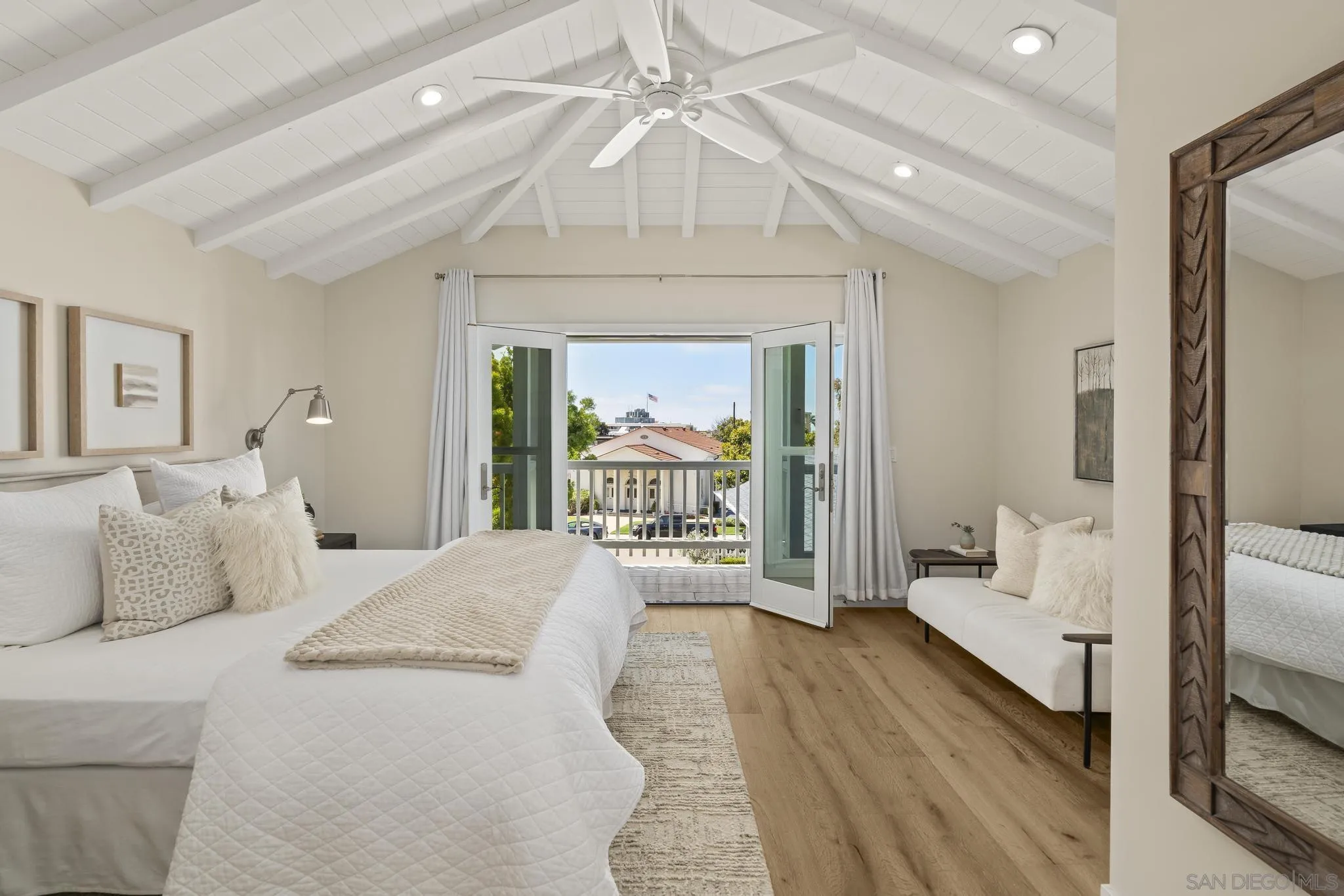 https://cdn.realtyfeed.com/cdn/127/260014619/7c93db5ae58183336c2e9ded3a5e5c2c.webp