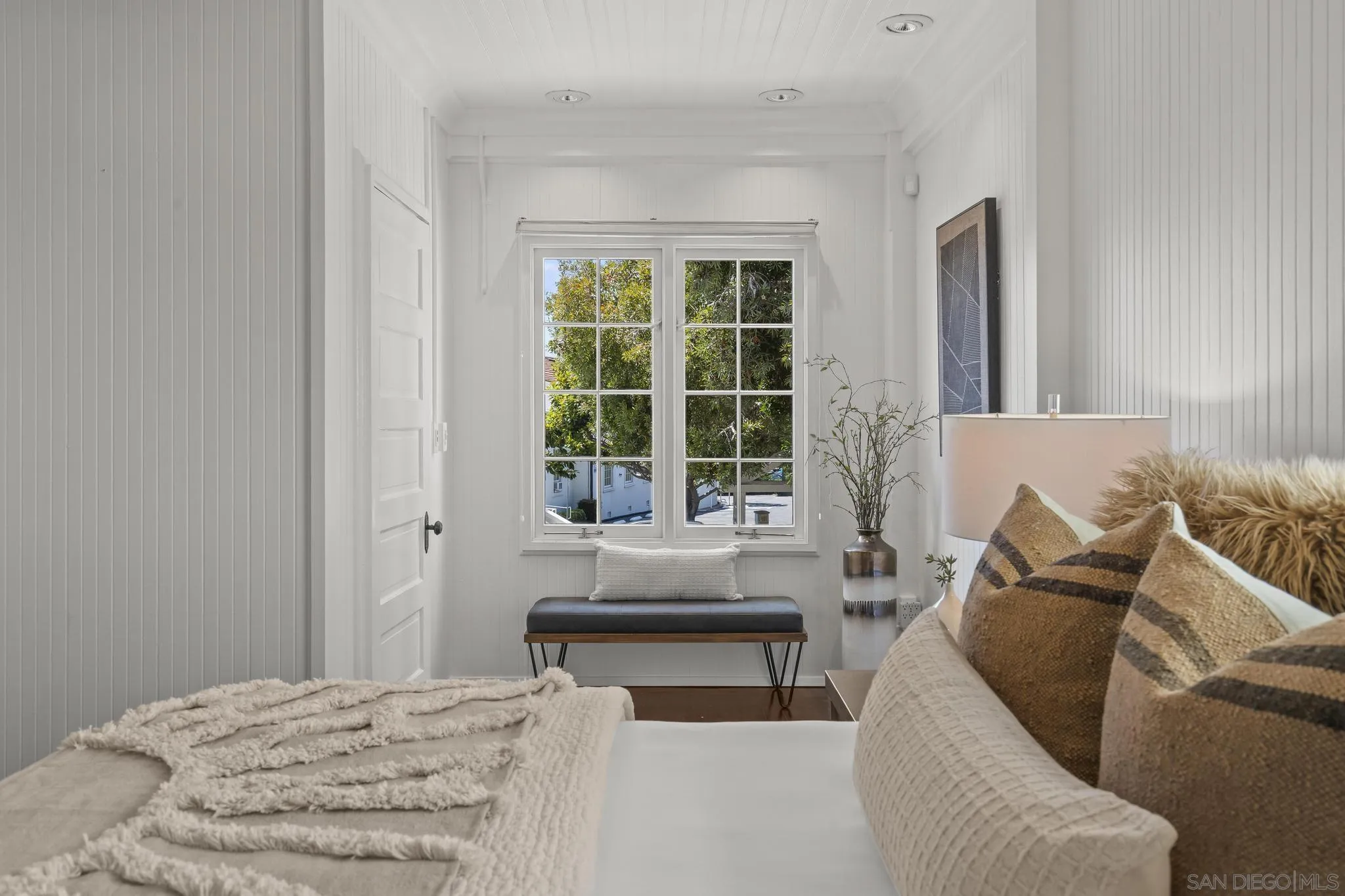 https://cdn.realtyfeed.com/cdn/127/260014619/c74b3cfe45ad87c9e45f2b6989ef9a2a.webp