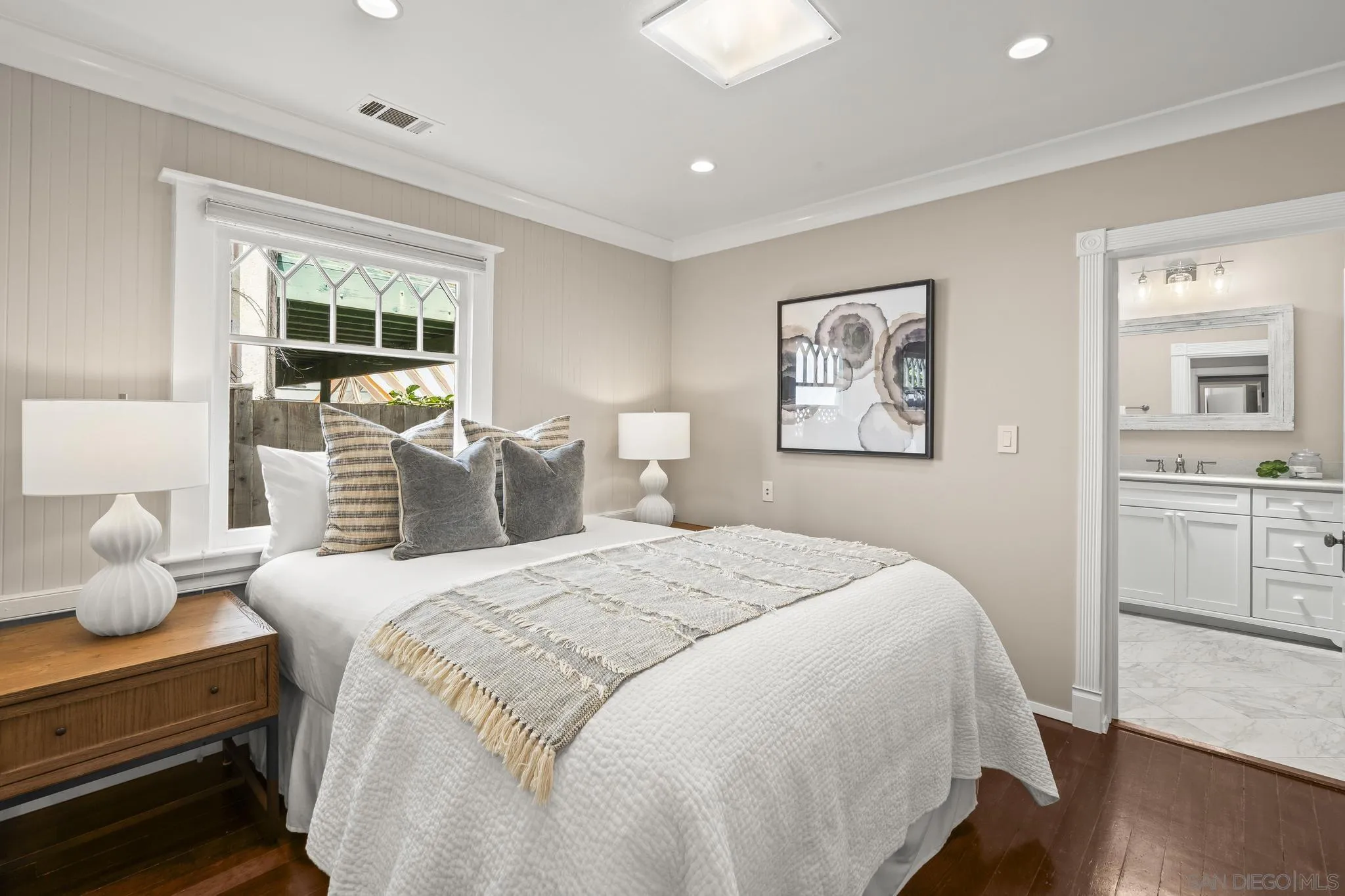 https://cdn.realtyfeed.com/cdn/127/260014619/c87c41985220c1a8087578c29e9a33c5.webp