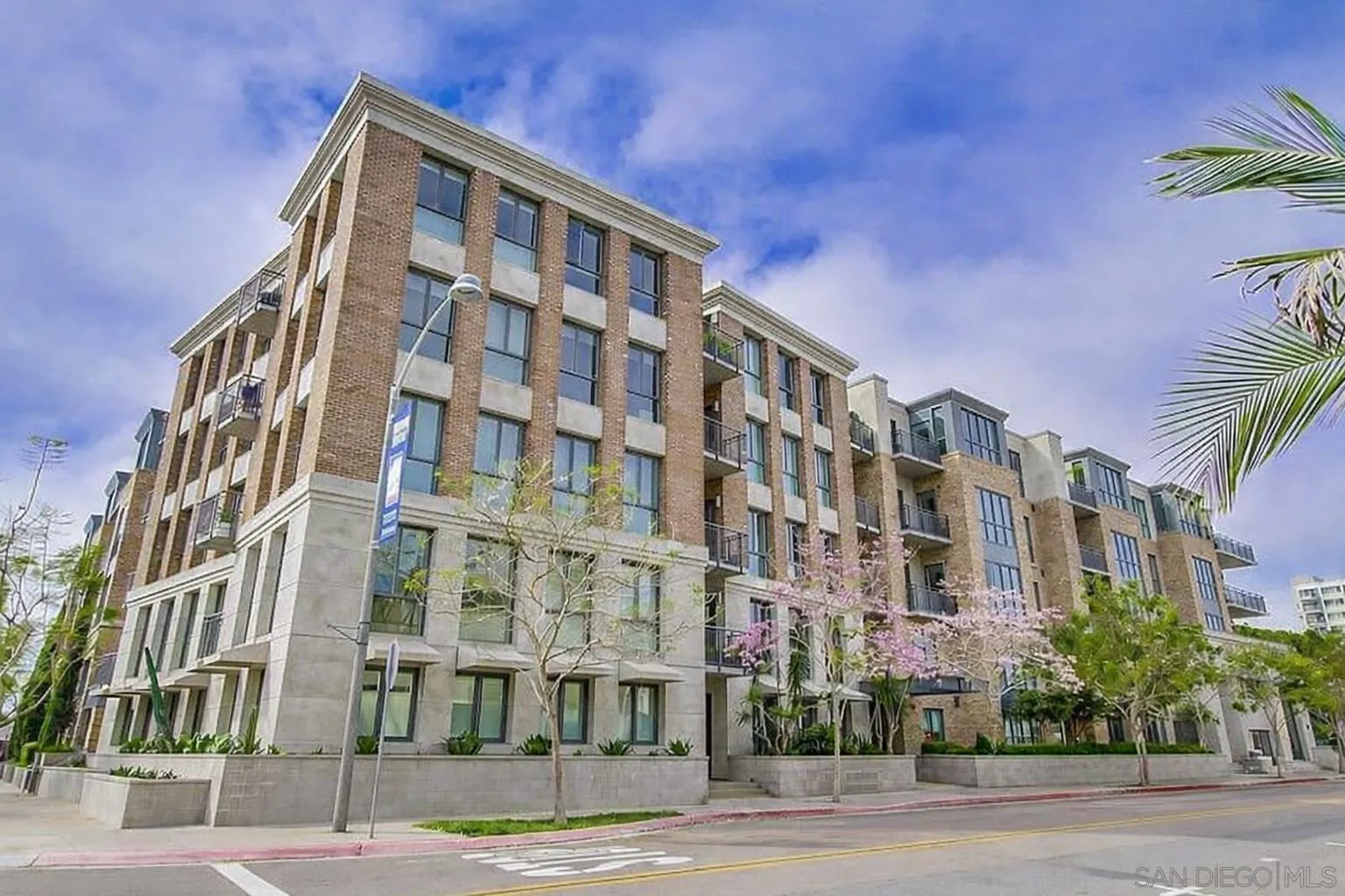 https://cdn.realtyfeed.com/cdn/127/260014620/3f6446864491efb7881dabb396f9c28d.webp