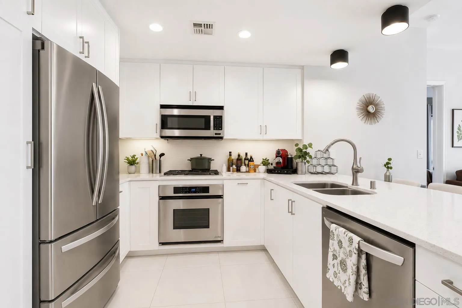 https://cdn.realtyfeed.com/cdn/127/260014620/a80f2716f84a997c7a1273aeaba69ec9.webp