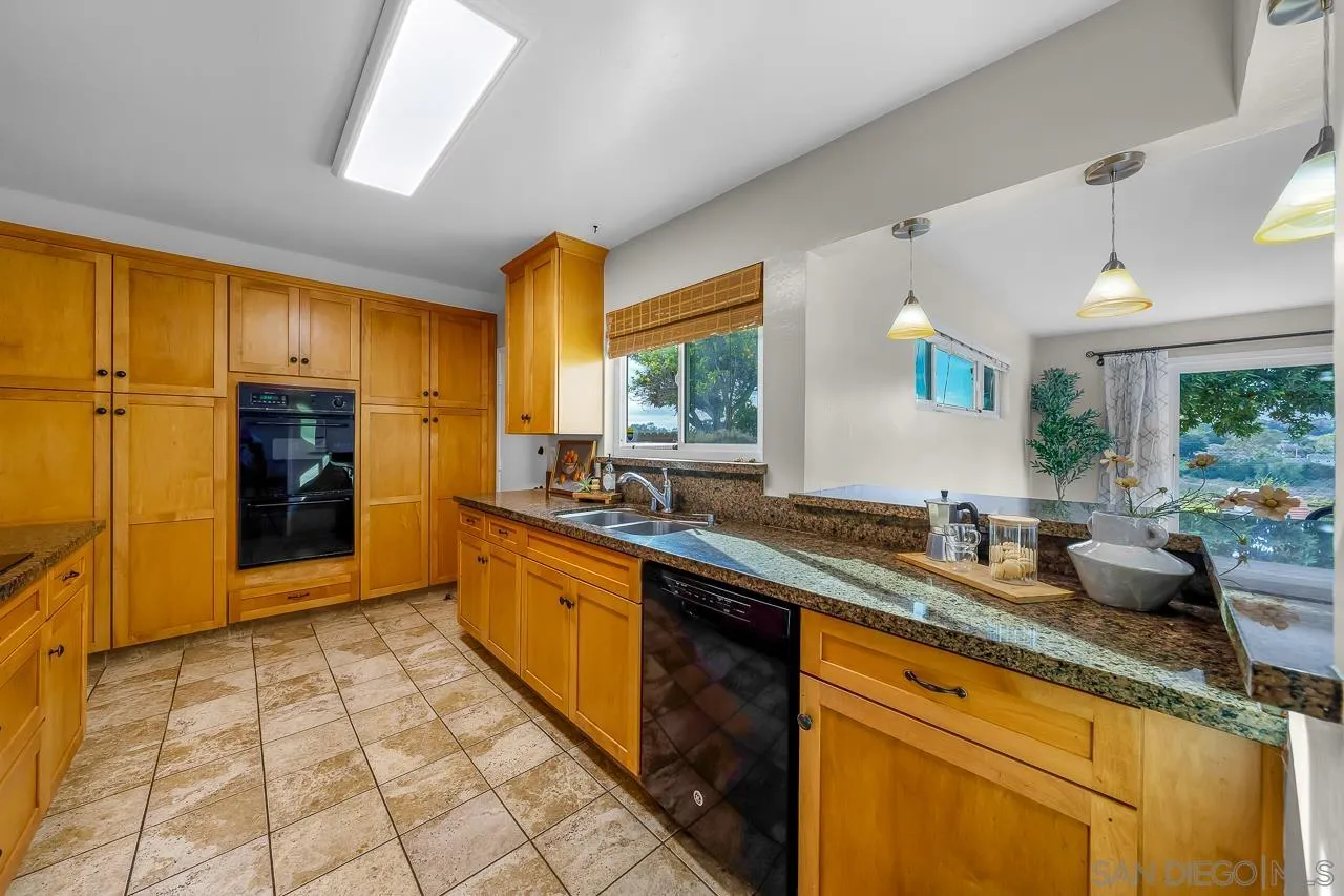 https://cdn.realtyfeed.com/cdn/127/260014624/27004389fa70ca176fc29c6005684ee8.webp