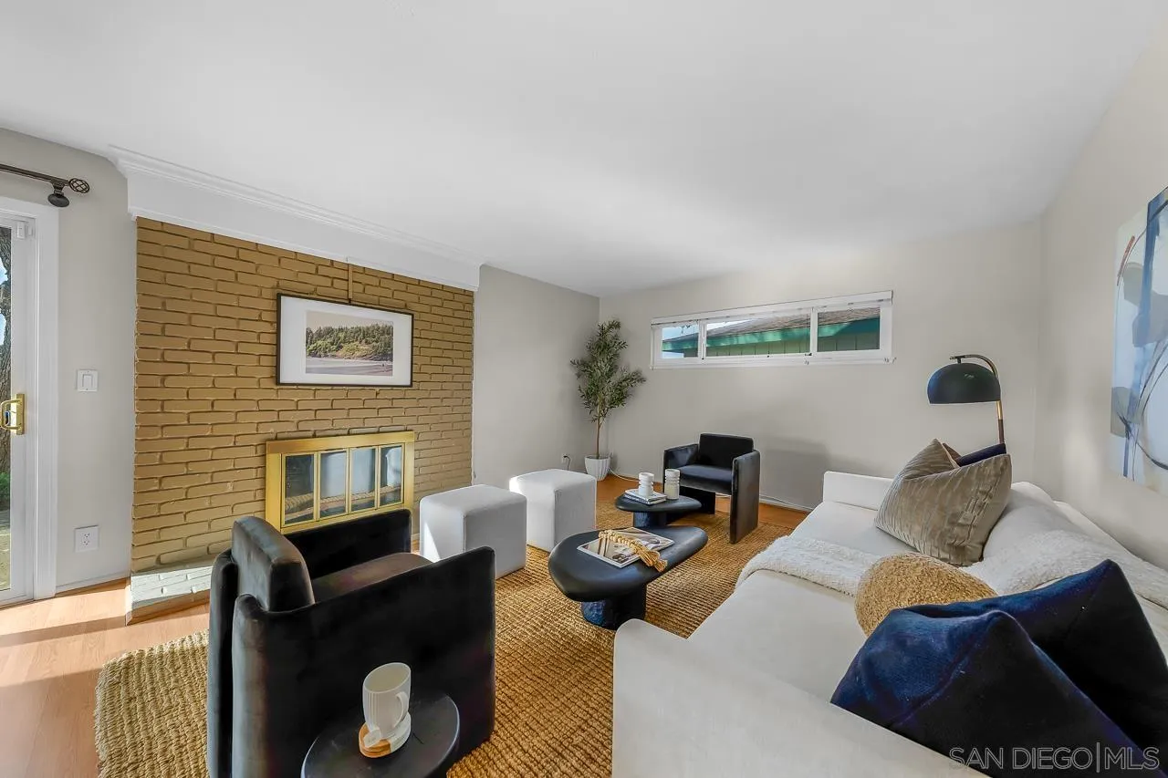 https://cdn.realtyfeed.com/cdn/127/260014624/385e7f821e1cf1abf8eeff35b398daa6.webp