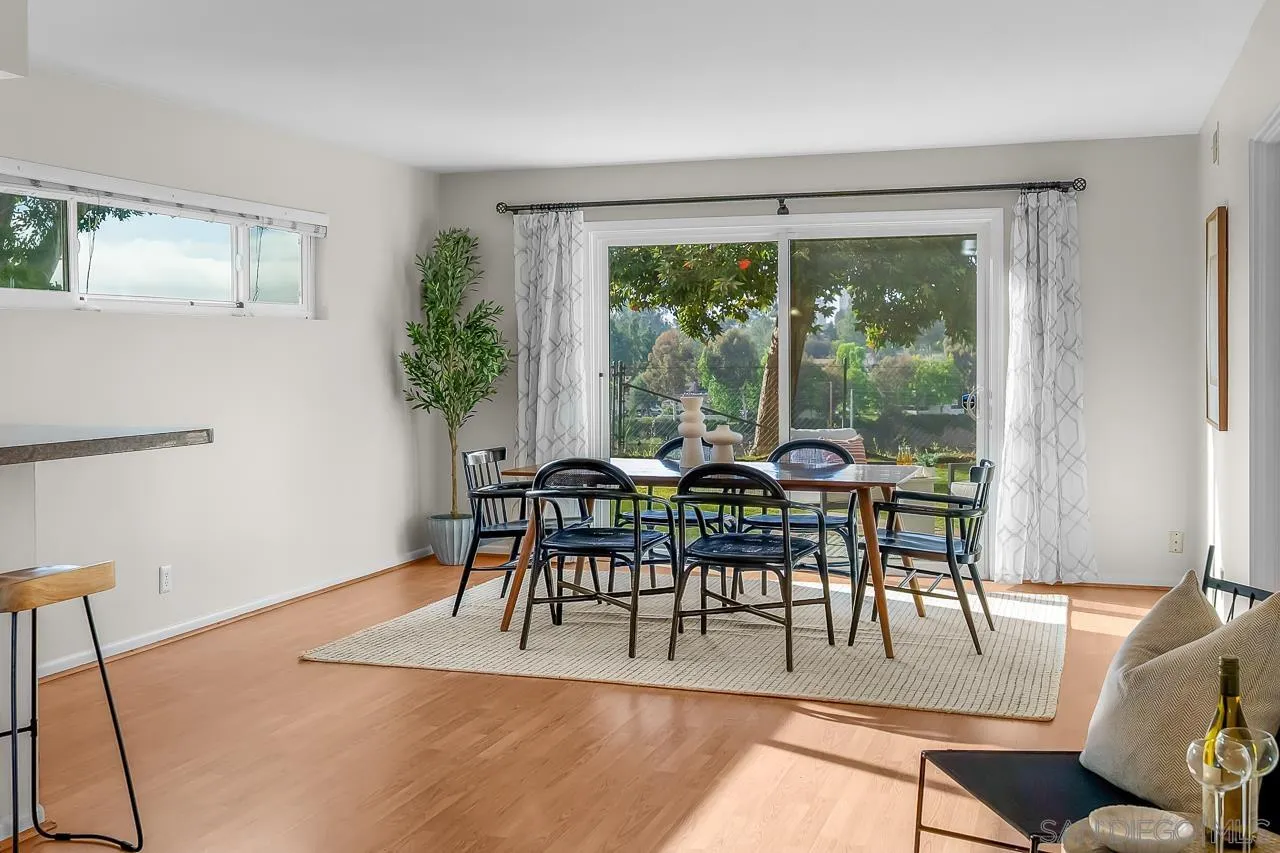 https://cdn.realtyfeed.com/cdn/127/260014624/69288f5a01b751cf0950135ef8b5ad71.webp
