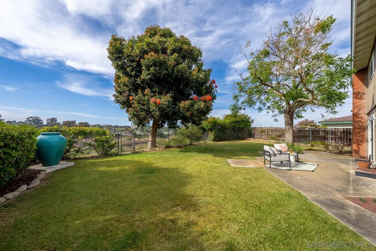 https://cdn.realtyfeed.com/cdn/127/260014624/abb8e6b5b775052d3ae56a1257280249.webp