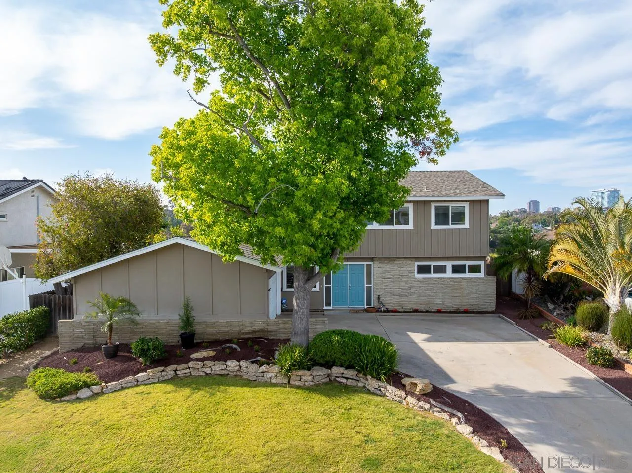 https://cdn.realtyfeed.com/cdn/127/260014624/dc21341de74493b8bb1e7b02ce8962bf.webp