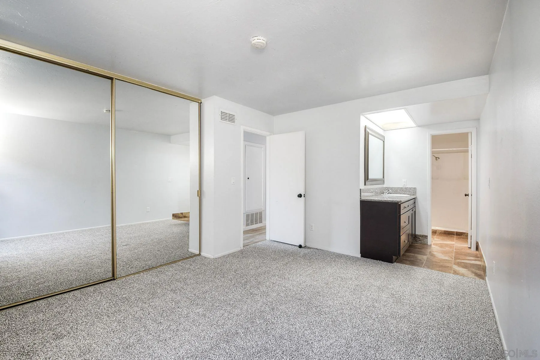 Photo #24: 260014634 Listing: Photo #24