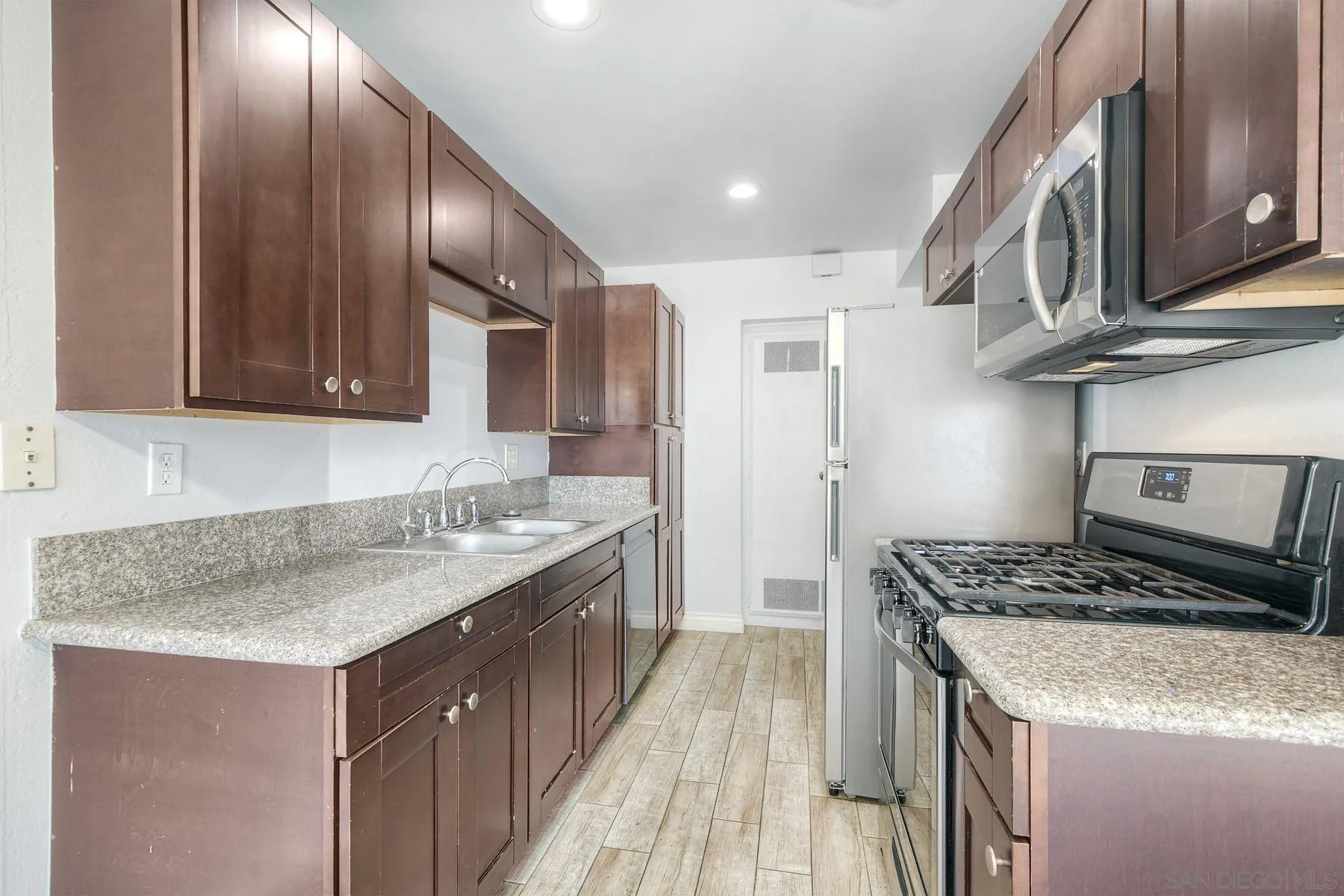 Photo #11: 260014634 Listing: Photo #11