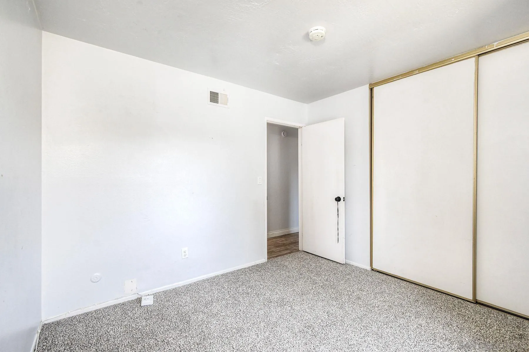 Photo #17: 260014634 Listing: Photo #17