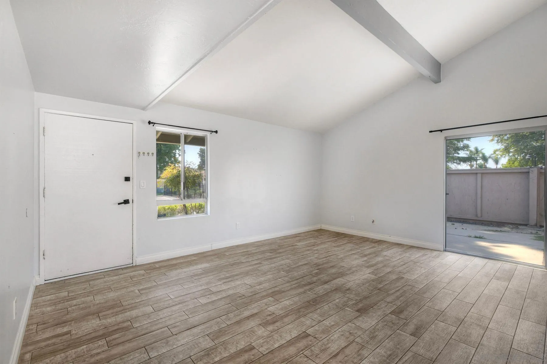 Photo #4: 260014634 Listing: Photo #4