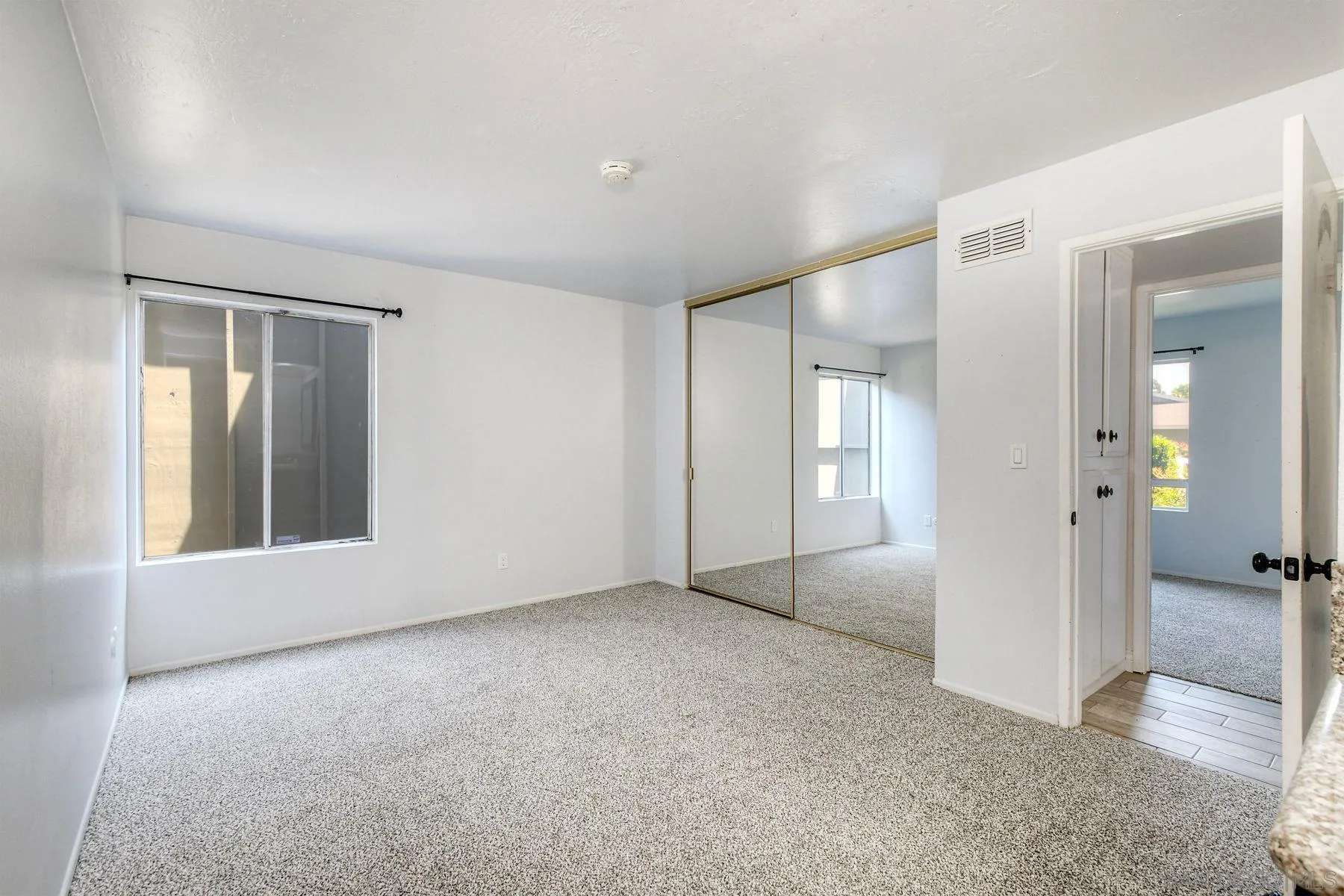 Photo #23: 260014634 Listing: Photo #23