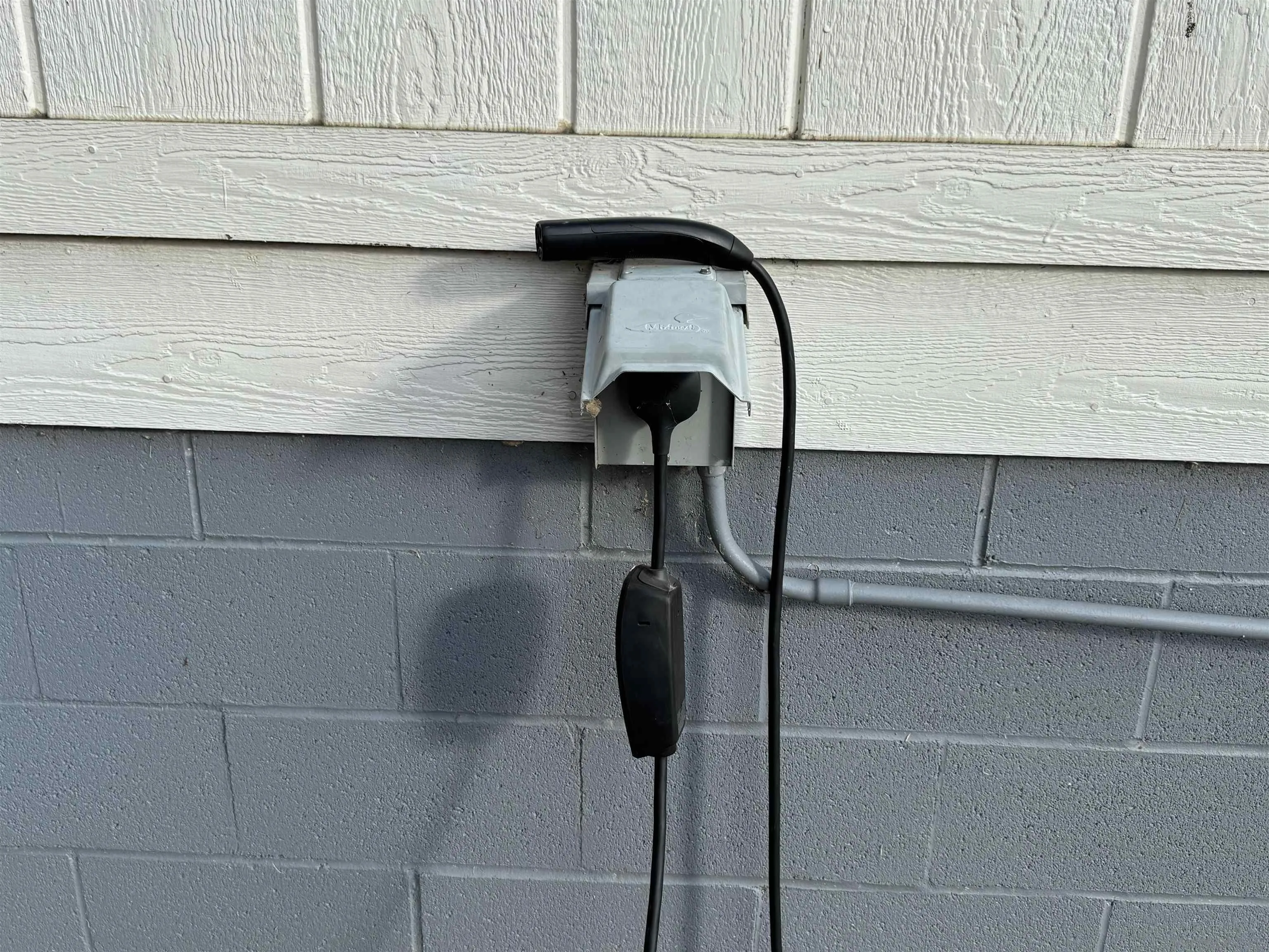 https://cdn.realtyfeed.com/cdn/127/260014661/09f08df5c293ff049be76c95dc0ddbf0.webp