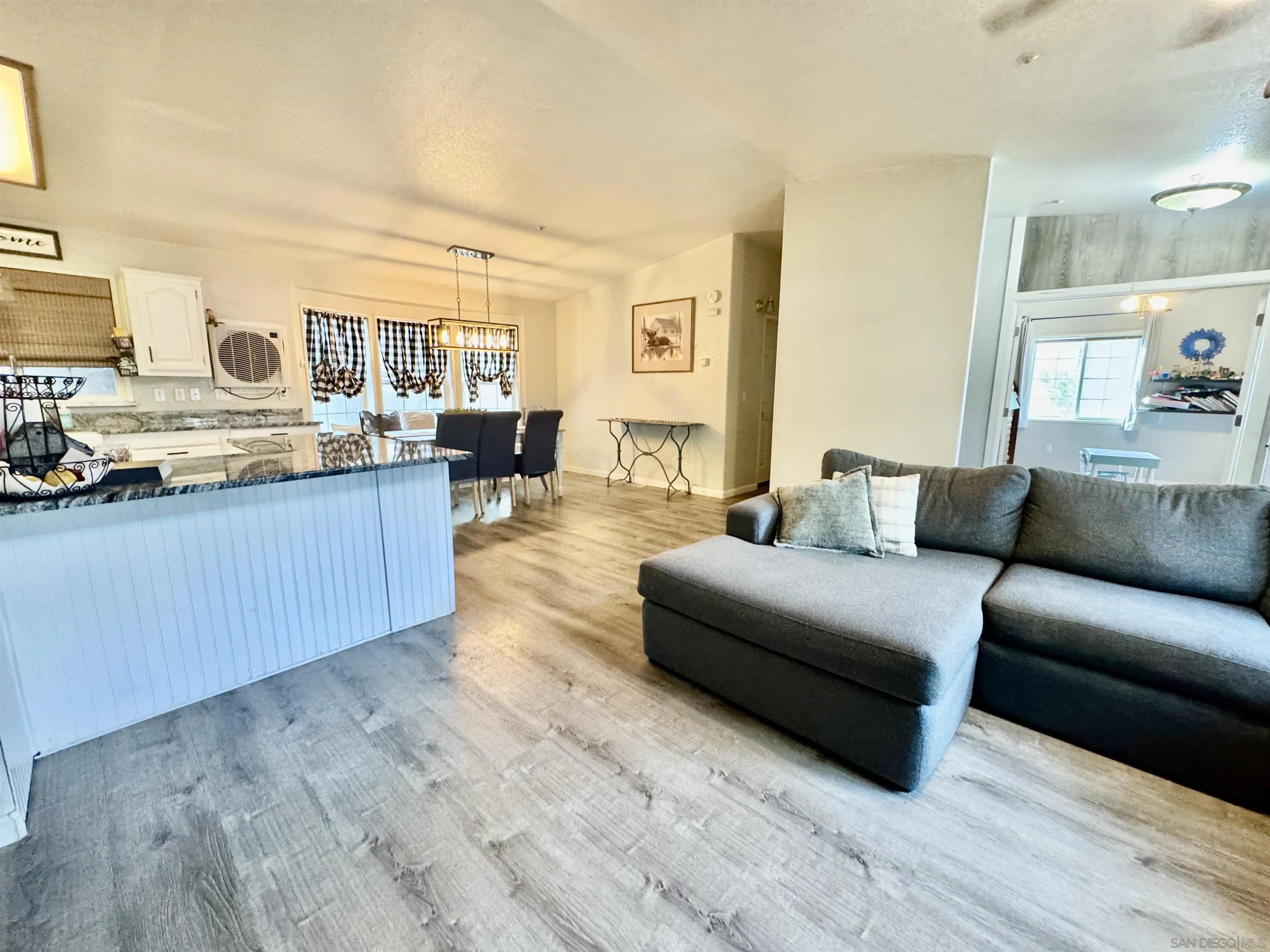 https://cdn.realtyfeed.com/cdn/127/260014661/212ace61a66353884d44a3738c500573.webp