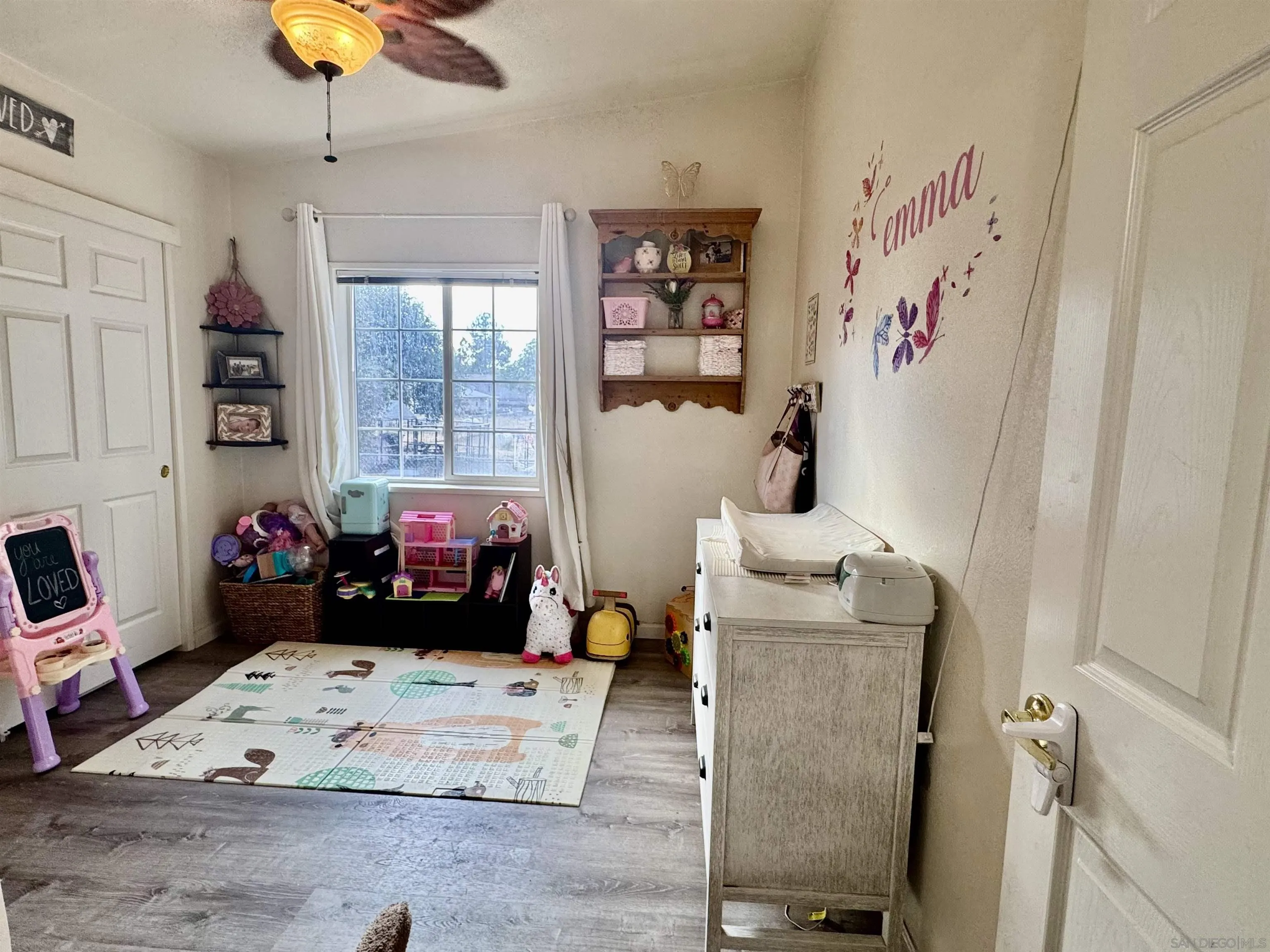 https://cdn.realtyfeed.com/cdn/127/260014661/6913944b0f9b6a37da7d6f5386ef0c2d.webp