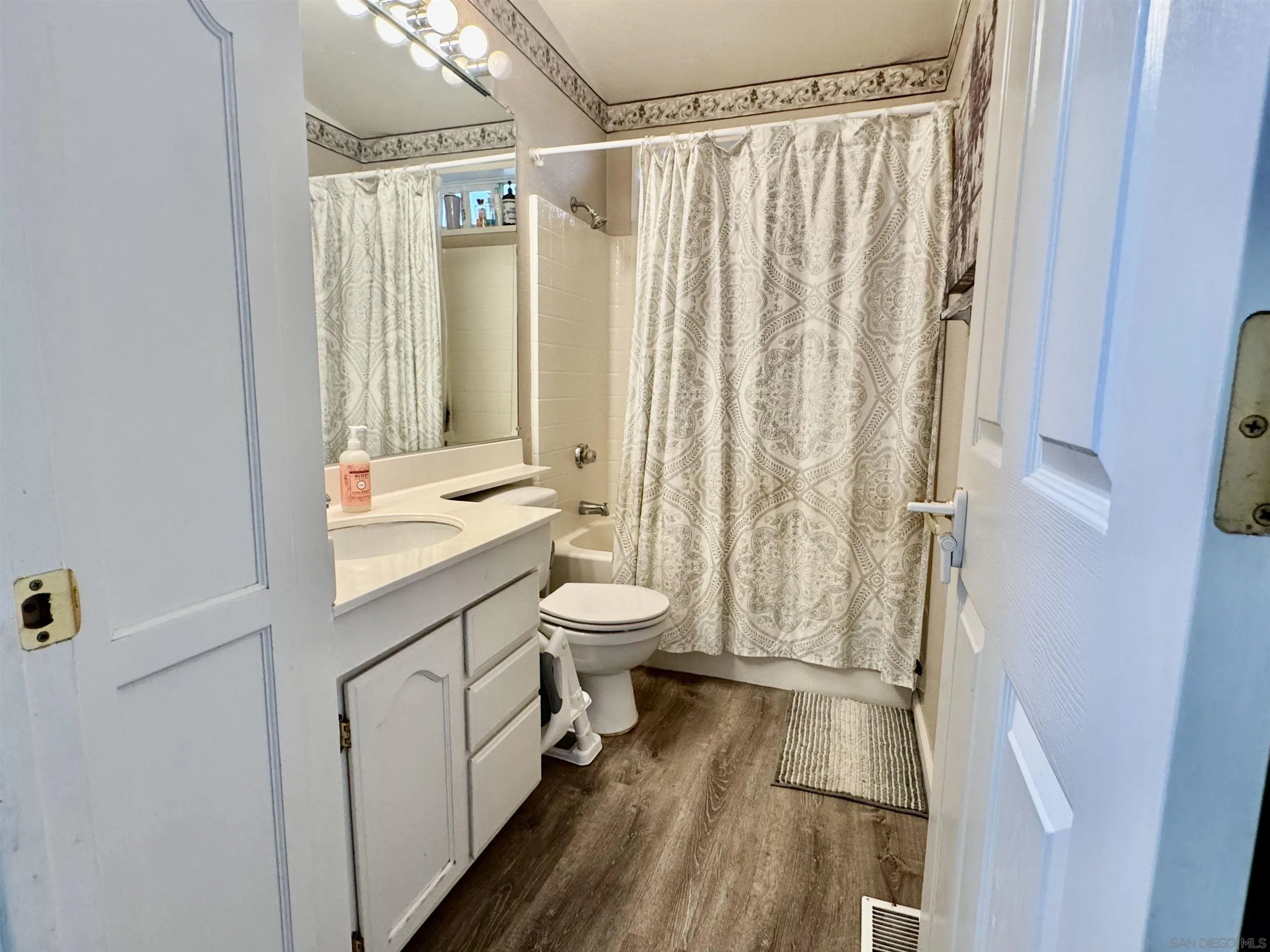 https://cdn.realtyfeed.com/cdn/127/260014661/baf6e80a1d3071e9b9dac5ad441736bf.webp