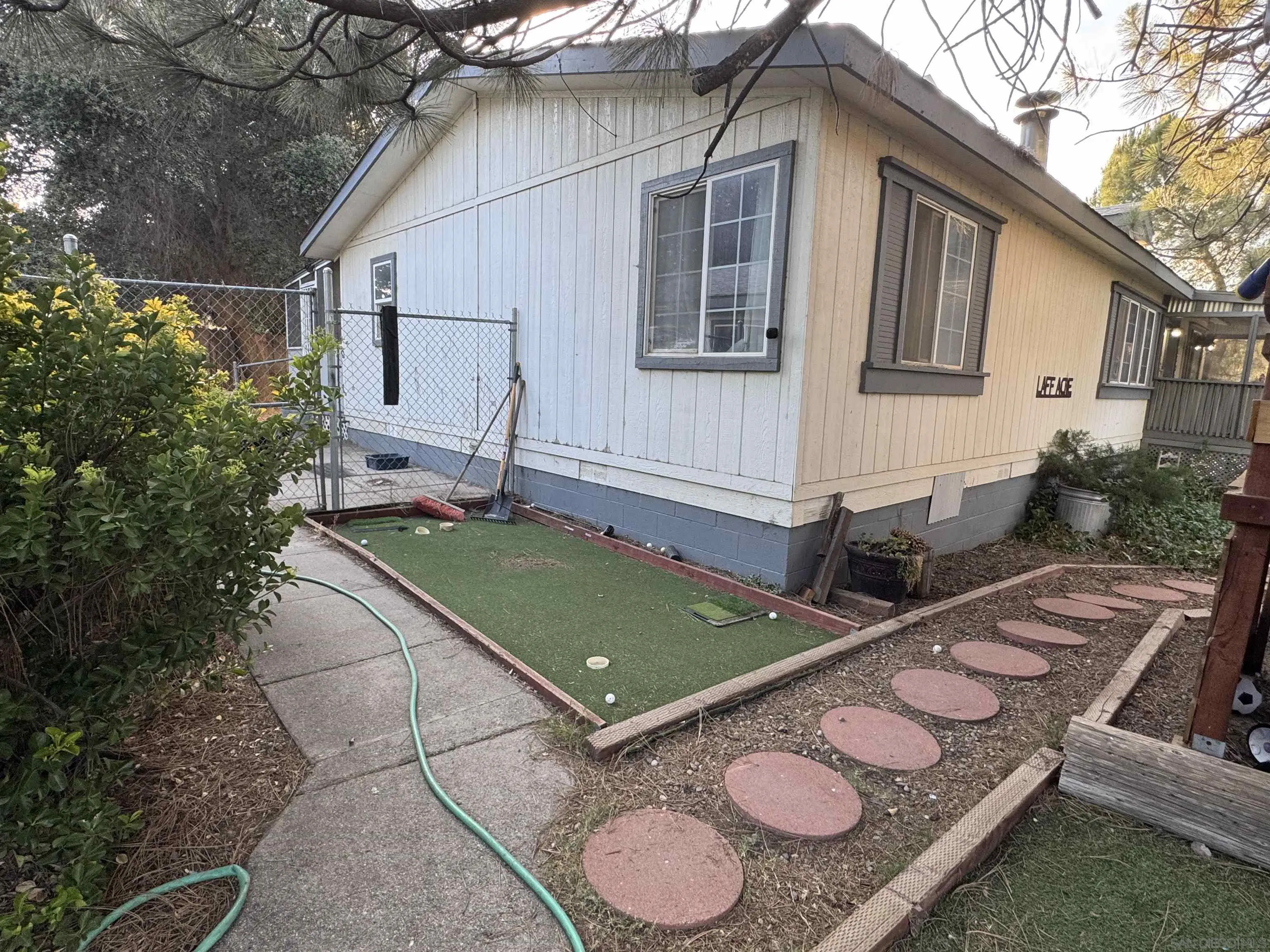 https://cdn.realtyfeed.com/cdn/127/260014661/bde9d15261e8ef85628ecb59674b1242.webp