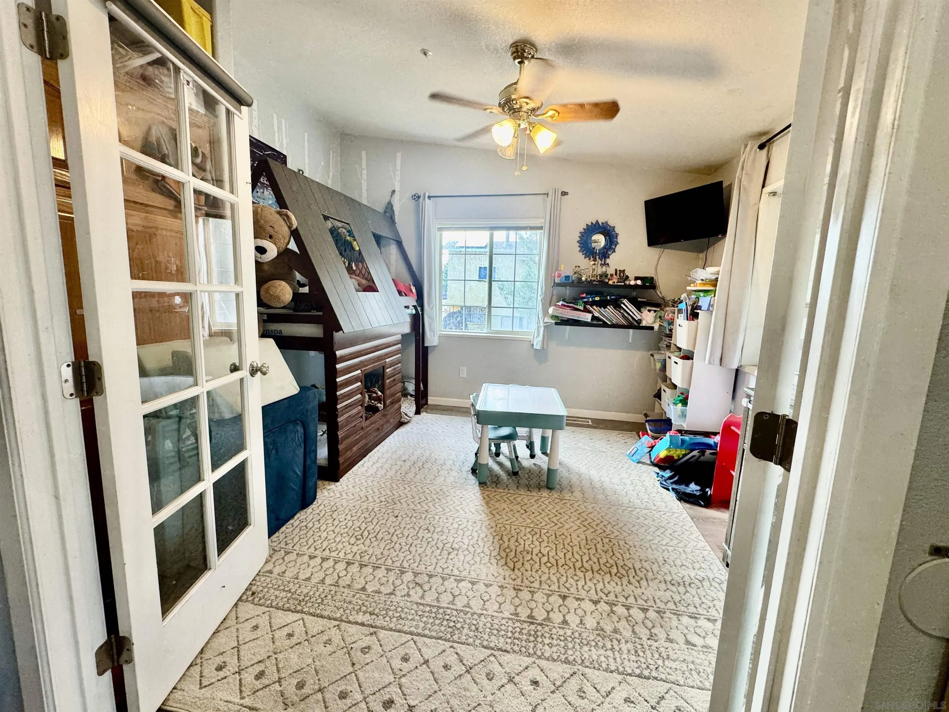 https://cdn.realtyfeed.com/cdn/127/260014661/d438183af1684a4a1a6674e33182d311.webp