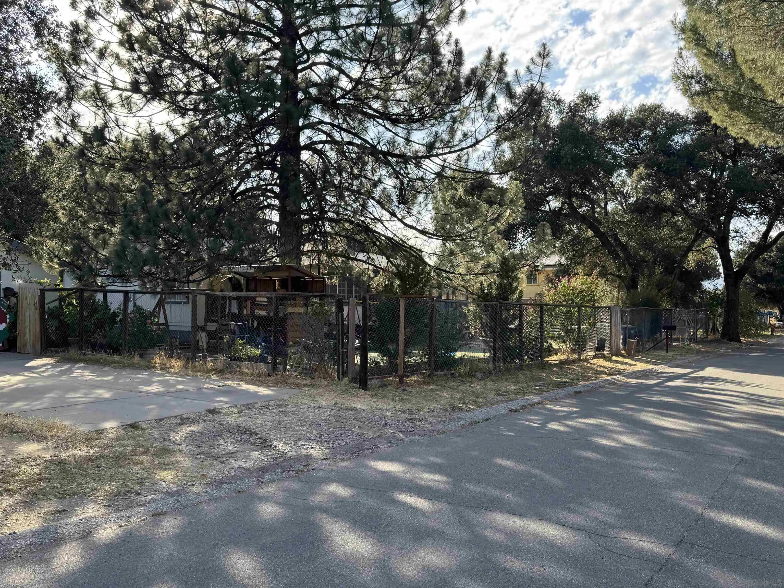 https://cdn.realtyfeed.com/cdn/127/260014661/f93fb3ea124ae046a87b2b25e663aaf6.webp