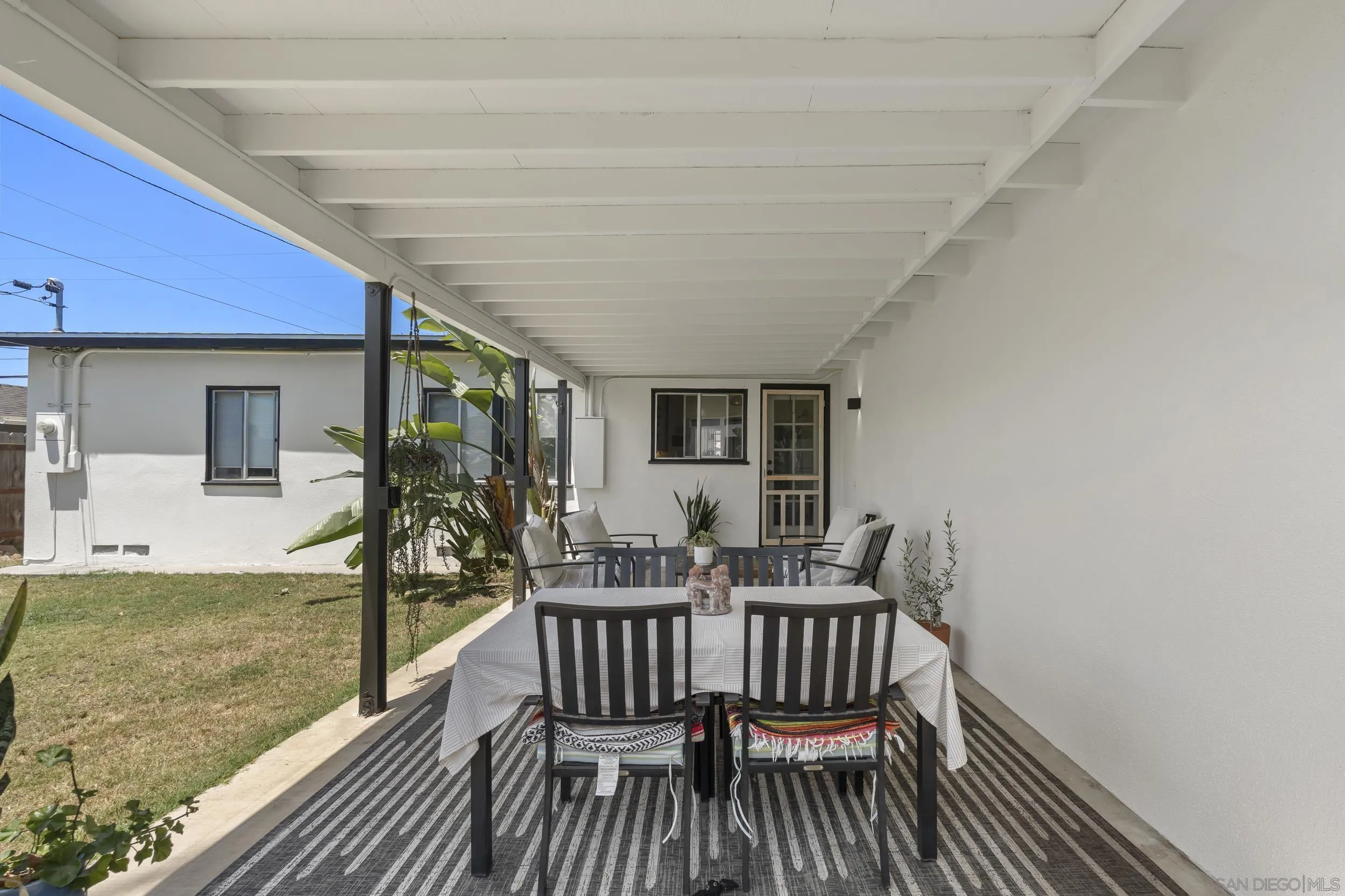 https://cdn.realtyfeed.com/cdn/127/260014662/6454fa1cc156a0a26e6ab53a4708ffc1.webp