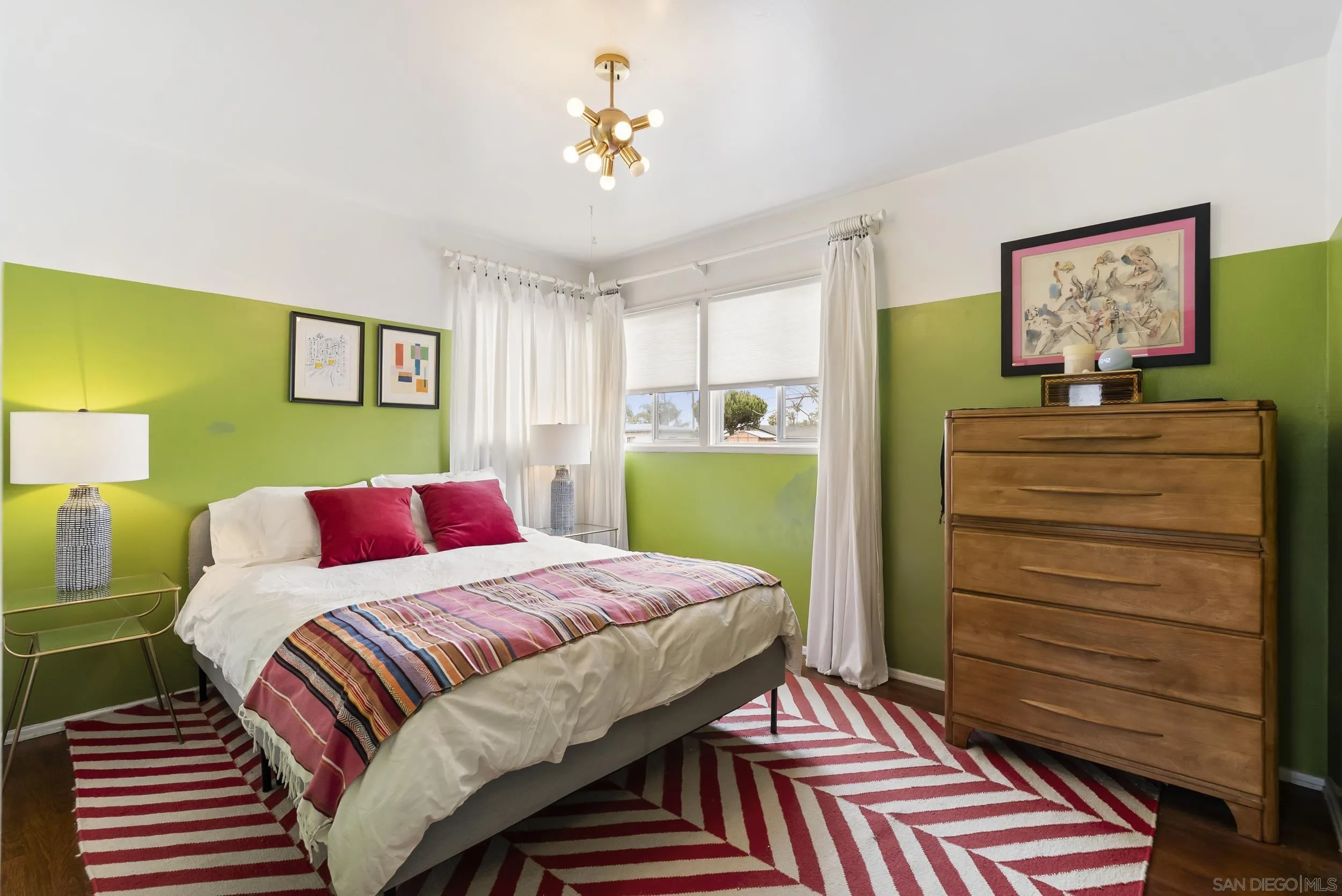 https://cdn.realtyfeed.com/cdn/127/260014662/78af8fb7a6bae8202d2ce5ec8b198ed4.webp