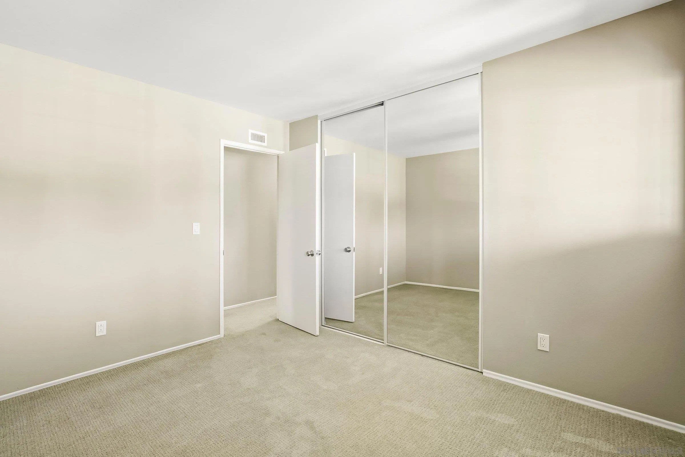https://cdn.realtyfeed.com/cdn/127/260014675/0b51f6fce876c0ee37d553aadacbe6be.webp