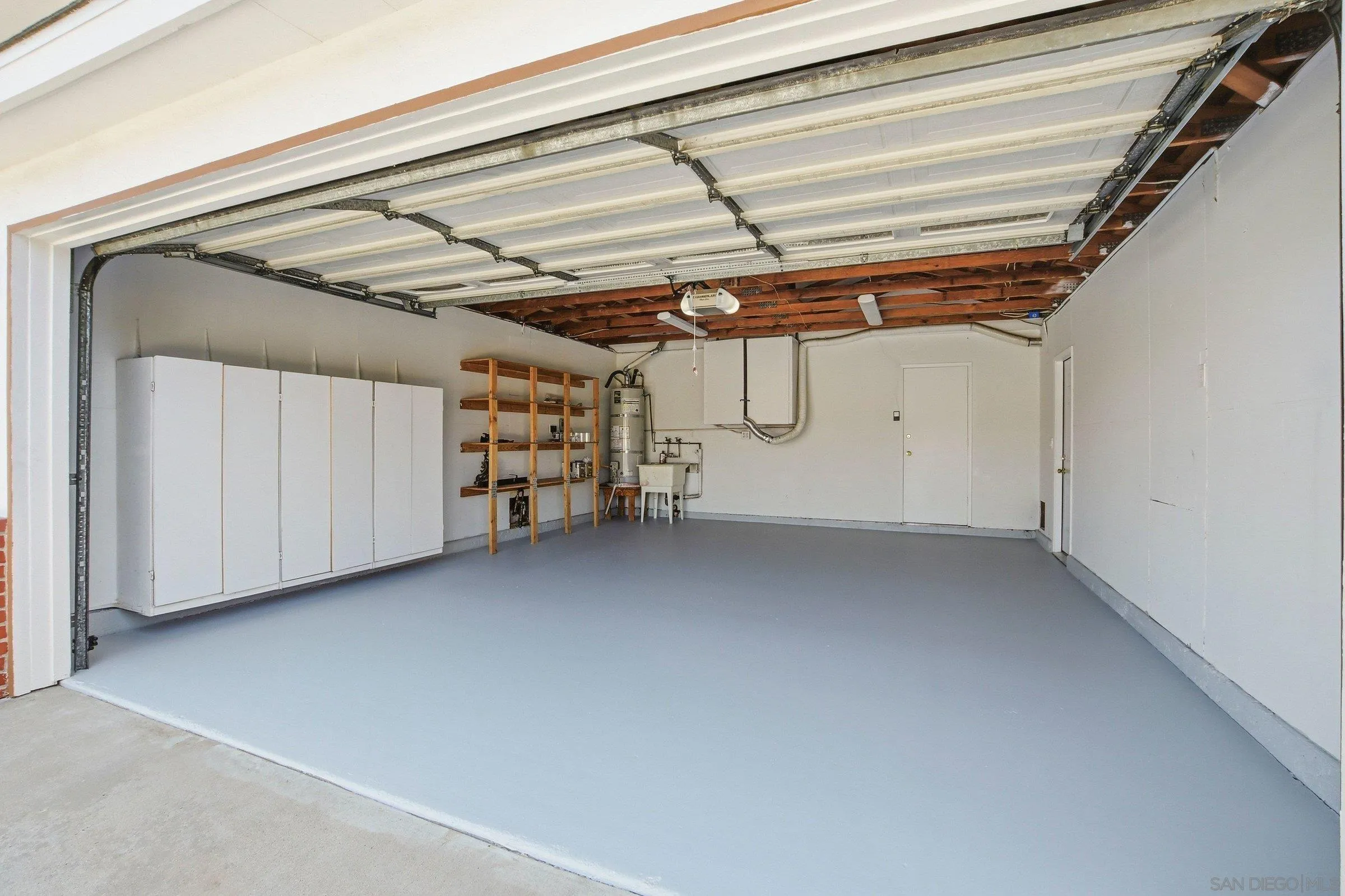 https://cdn.realtyfeed.com/cdn/127/260014675/2c8f7715ec02aa321408b99e3b10a35b.webp