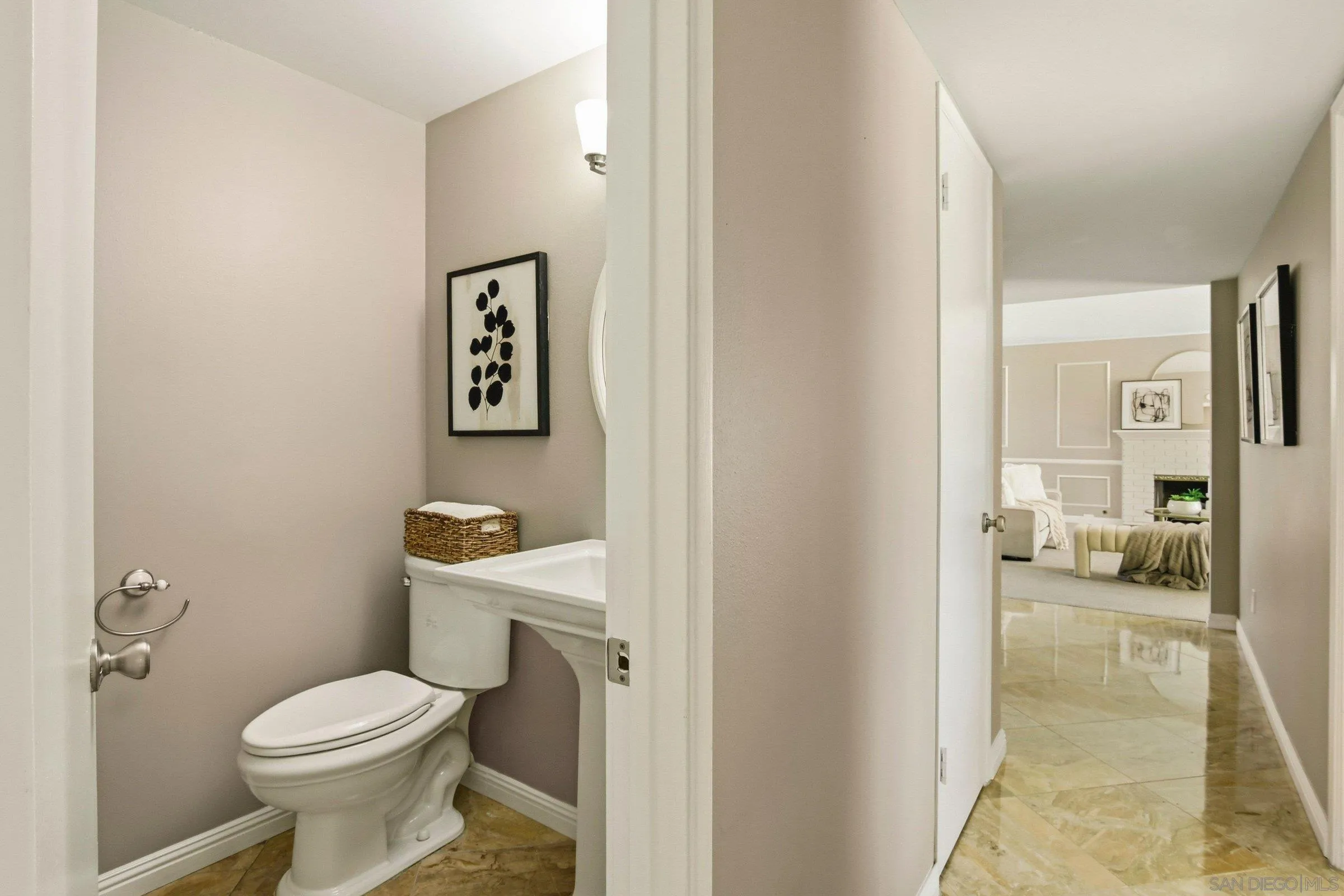 https://cdn.realtyfeed.com/cdn/127/260014675/94d1ca68decb20e97a1c895ee89b2c85.webp