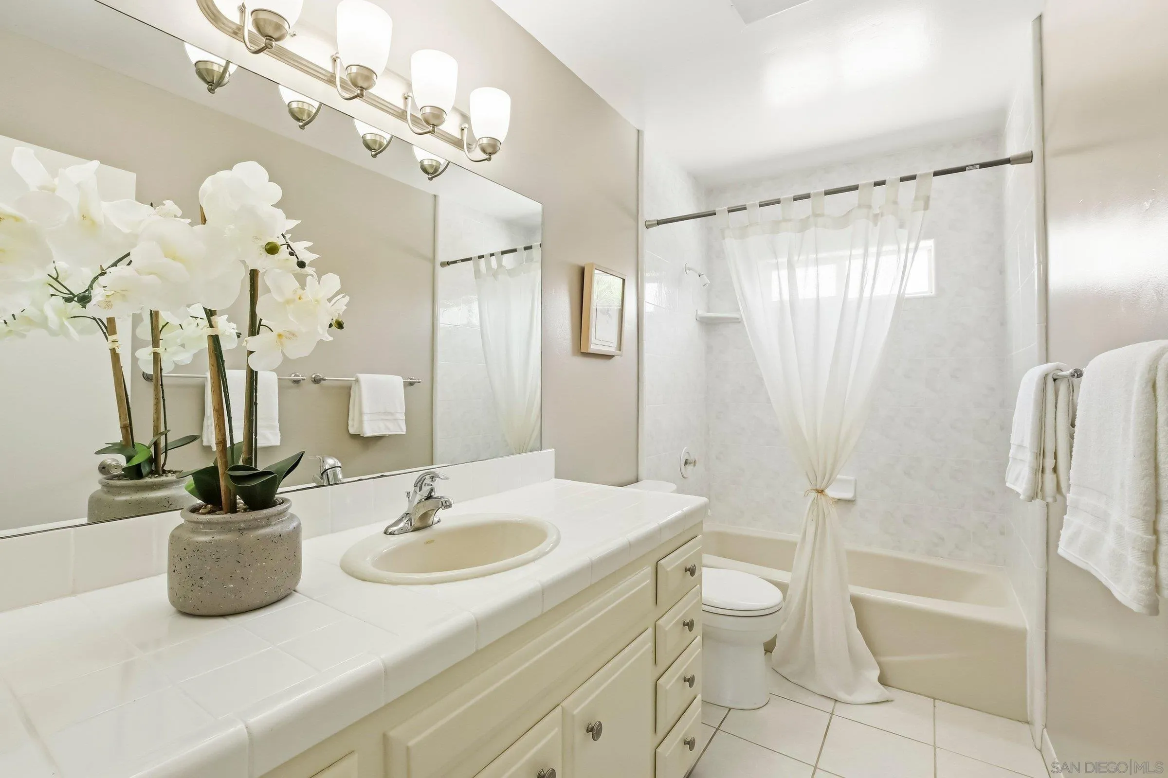 https://cdn.realtyfeed.com/cdn/127/260014675/ae270bbc8f9130bf3d2a654afd818916.webp
