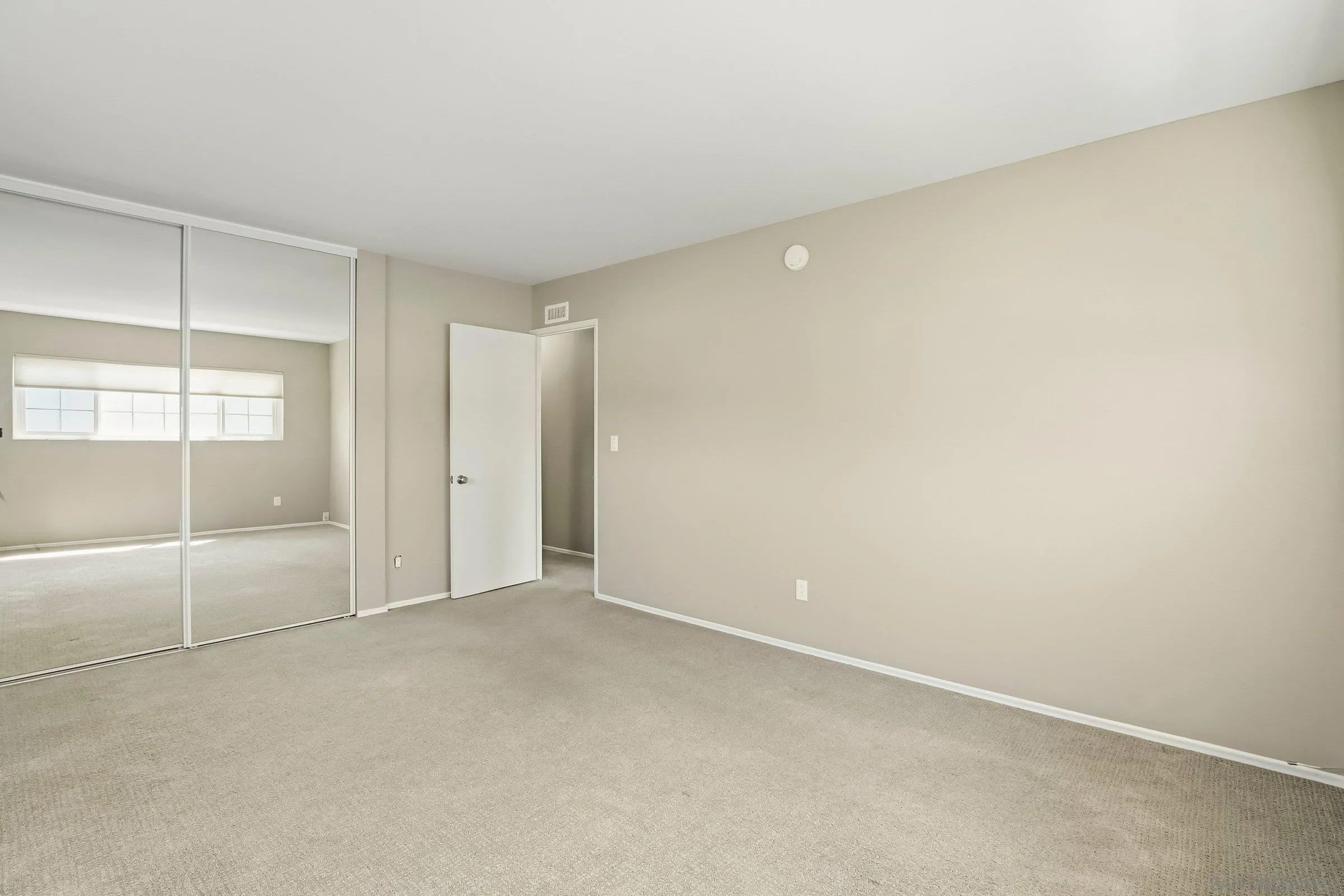https://cdn.realtyfeed.com/cdn/127/260014675/b47abd33dbfef2fe1a25486bae2ef211.webp