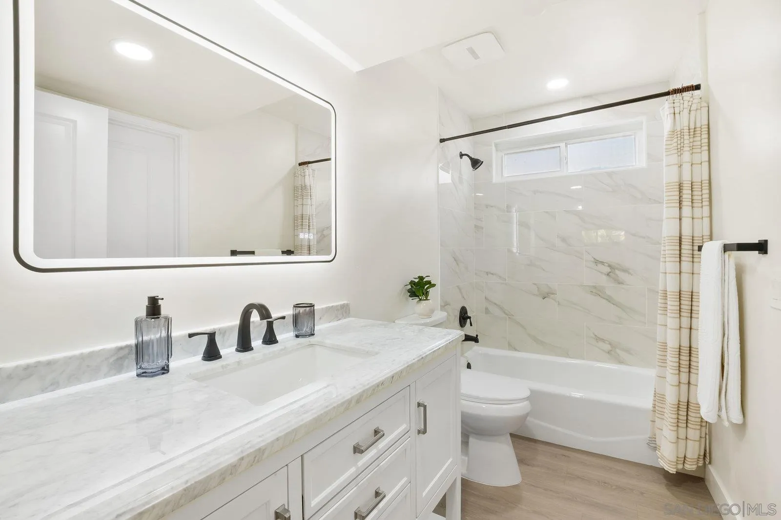 https://cdn.realtyfeed.com/cdn/127/260014679/1ddeb883802e20b0c197b9ce81b6154b.webp