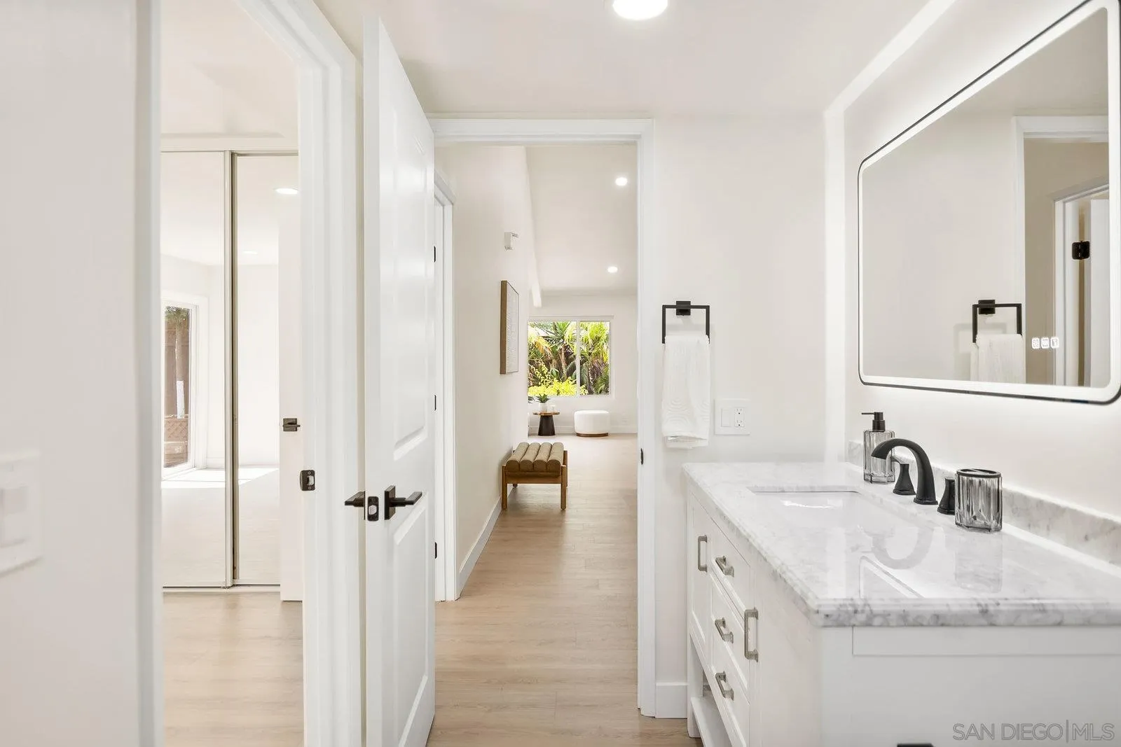 https://cdn.realtyfeed.com/cdn/127/260014679/70f7cdb86ef4dc198de00f71f786db76.webp