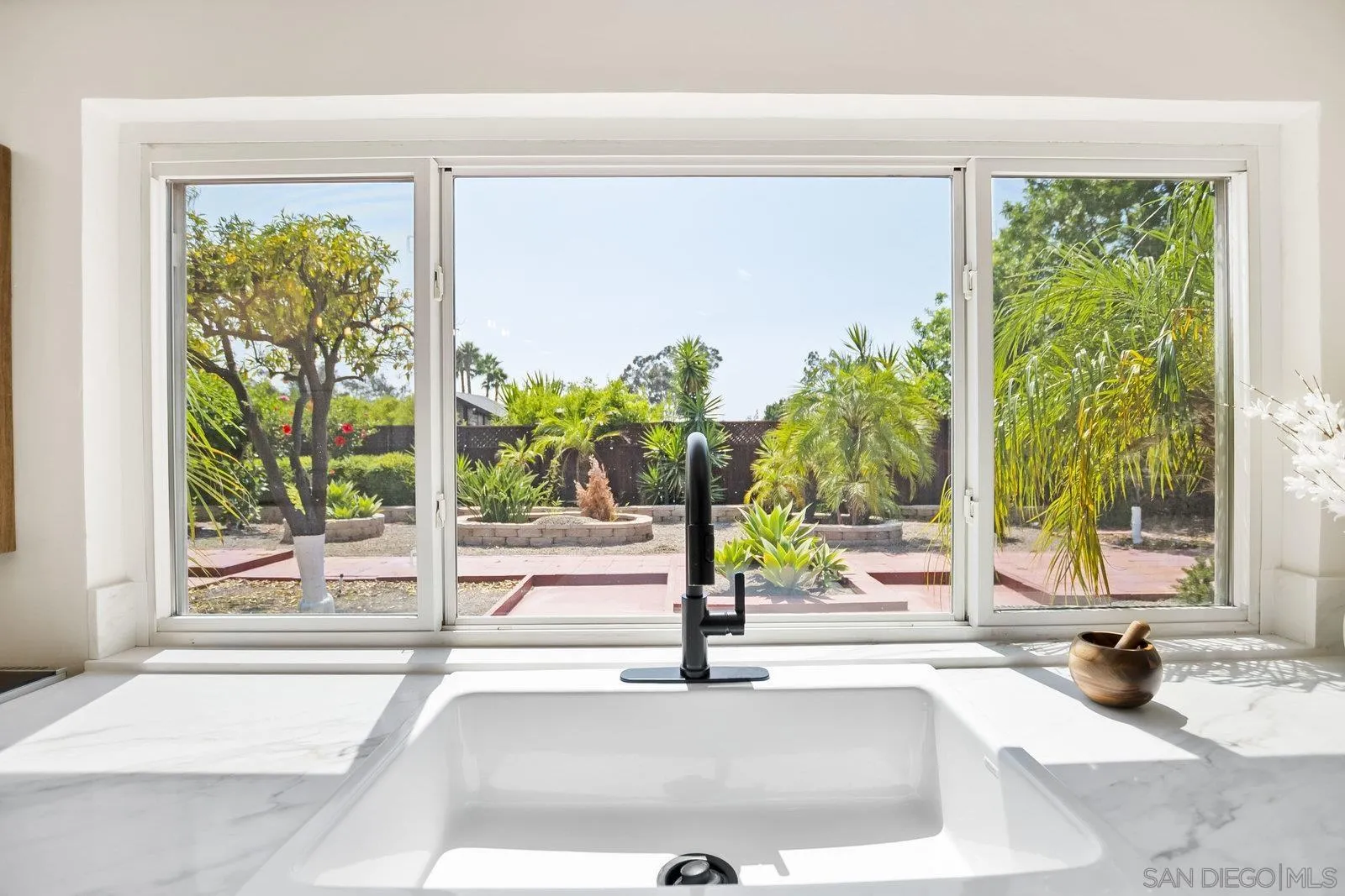 https://cdn.realtyfeed.com/cdn/127/260014679/b9c7f861e5857309e34961356c93e8dd.webp
