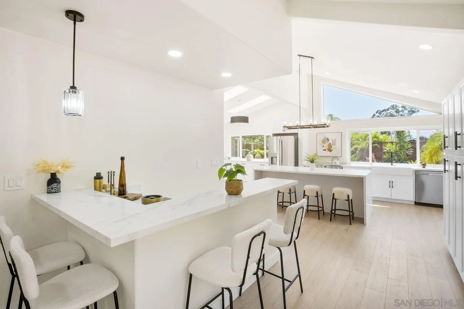 https://cdn.realtyfeed.com/cdn/127/260014679/be9ef9baf1bd16dfc74fa8fbb45fd947.webp