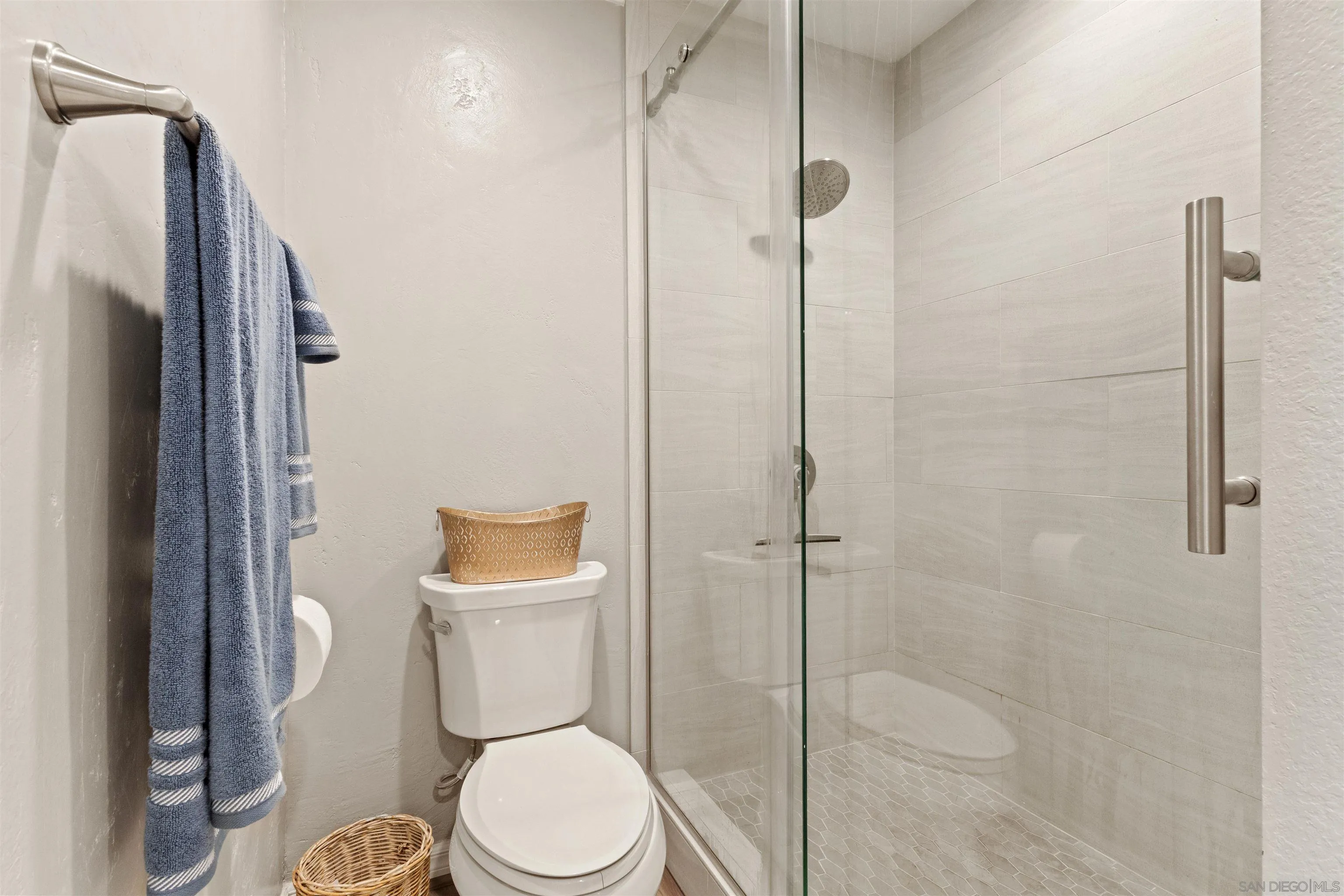 https://cdn.realtyfeed.com/cdn/127/260014680/7866b79ac3c5de7c2db5495ff8446705.webp