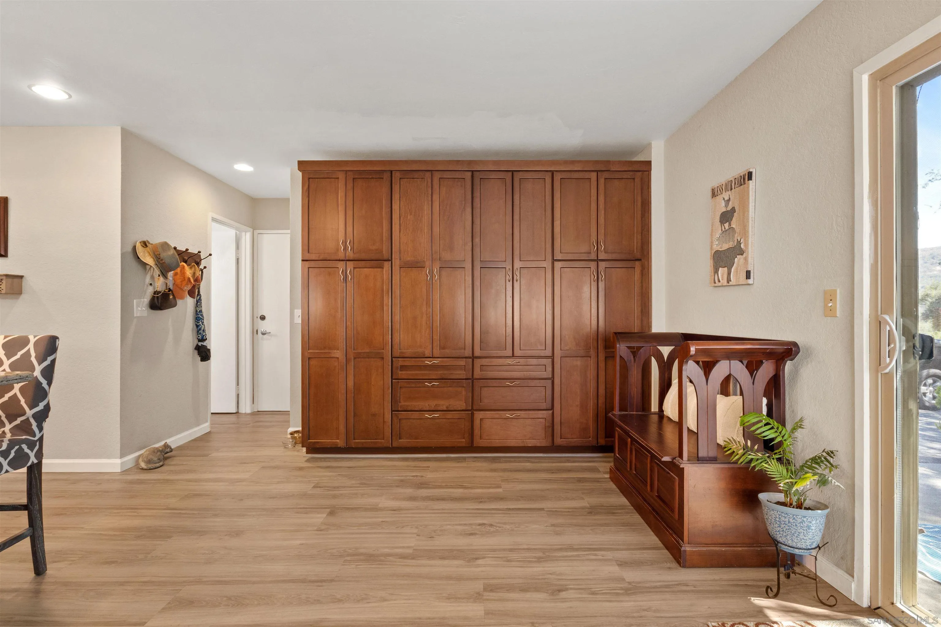 https://cdn.realtyfeed.com/cdn/127/260014680/a51463f73d5b70959d11bcd461f55137.webp