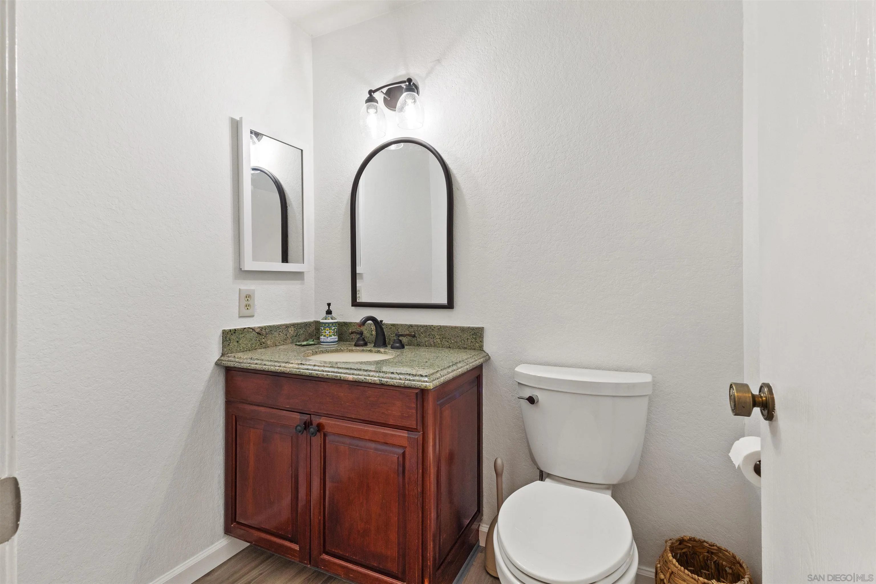 https://cdn.realtyfeed.com/cdn/127/260014680/e28a9f68a3375138685d2bfefed72975.webp