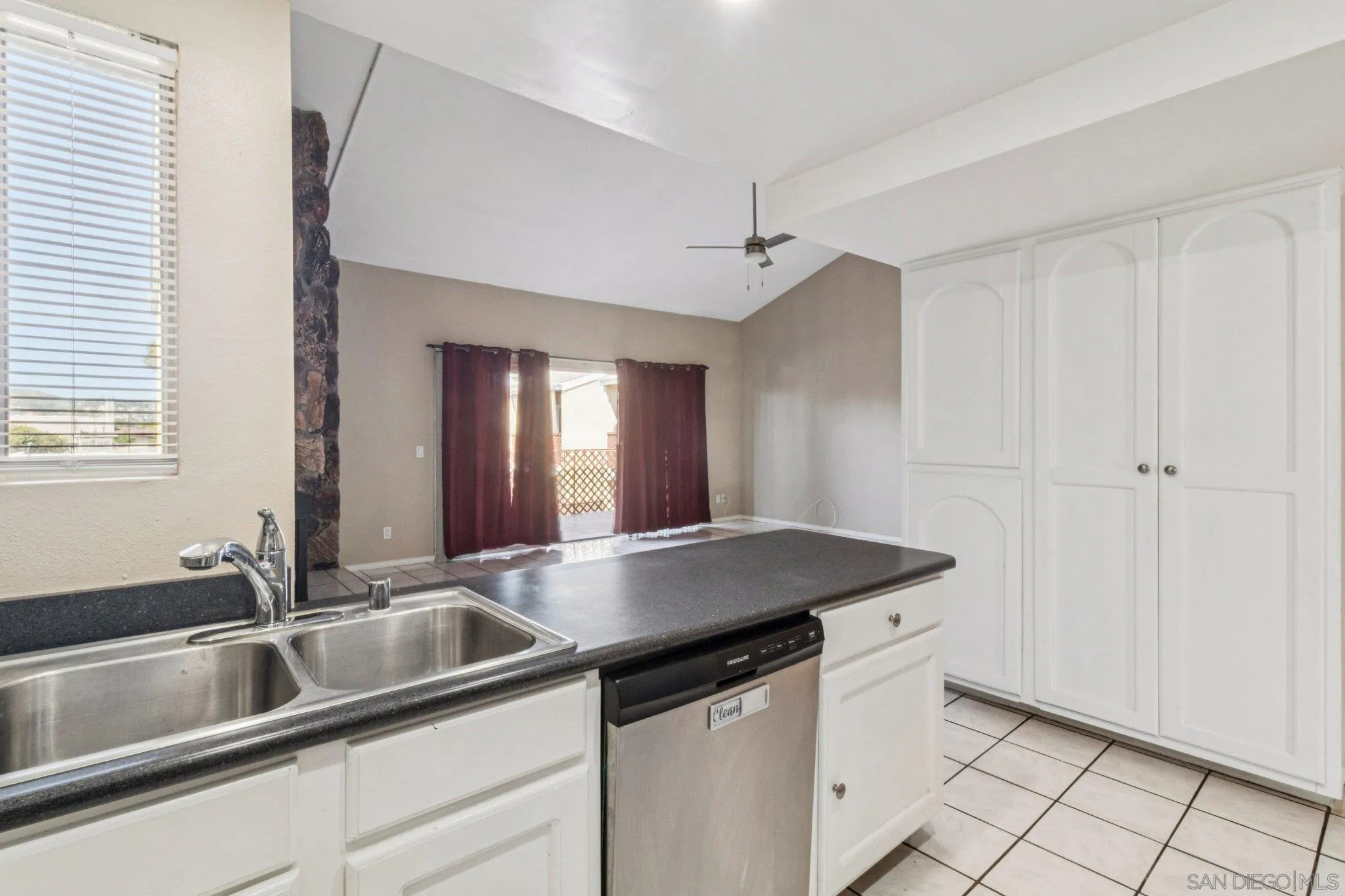 Photo #6: 260014681 Listing: Photo #6