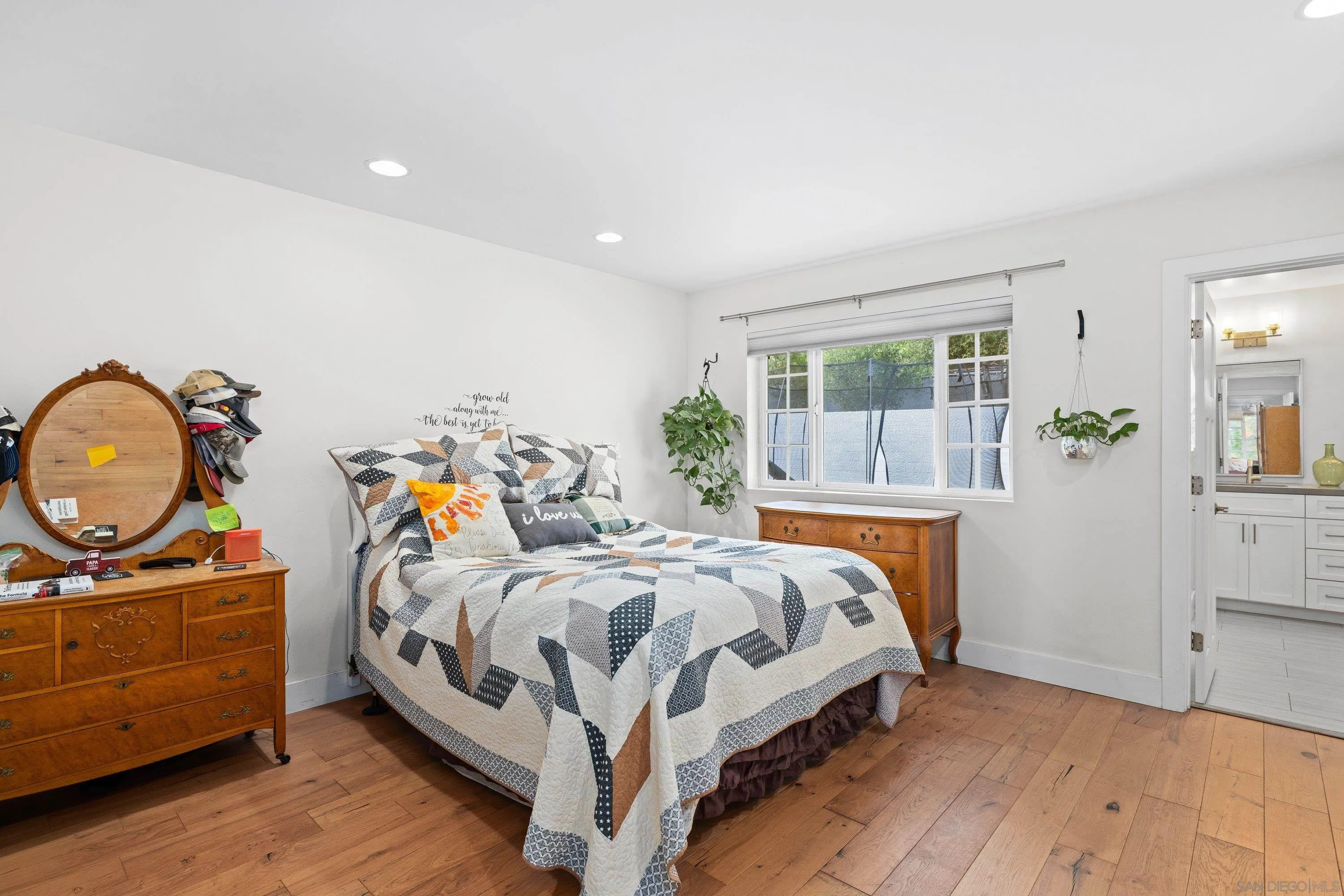 https://cdn.realtyfeed.com/cdn/127/260014682/0e4074fae05939900f0614a6cda00b87.webp