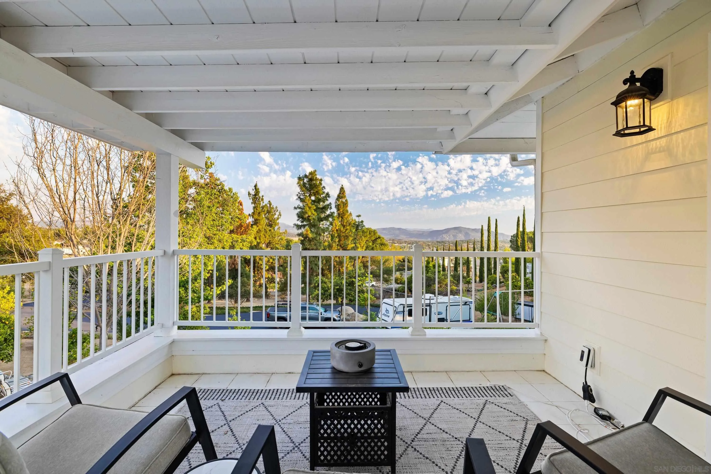 https://cdn.realtyfeed.com/cdn/127/260014682/183a04de8668f9aa70ba3de80be24d18.webp