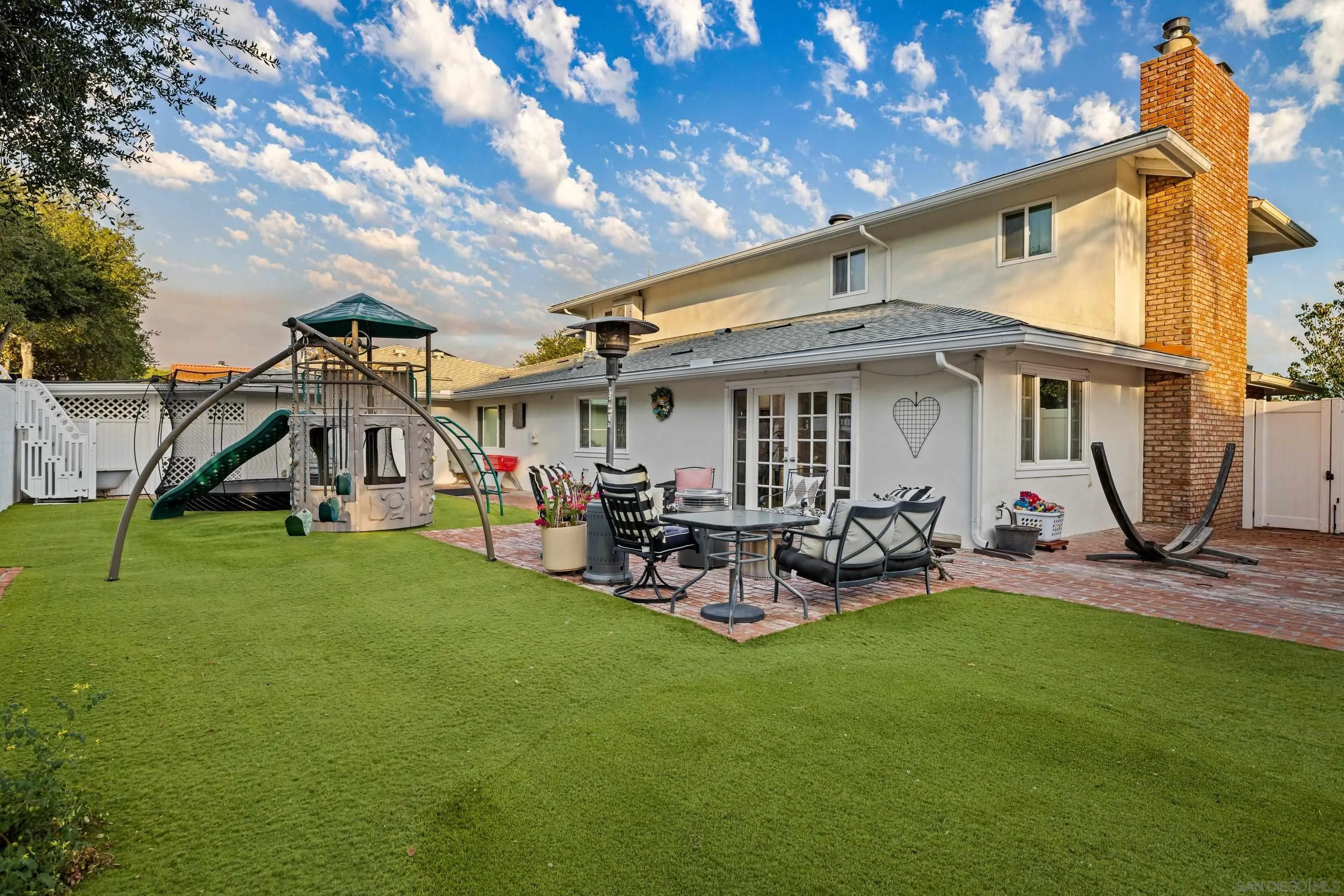 https://cdn.realtyfeed.com/cdn/127/260014682/3555e8f4c8da1b18a5a2cfcc96f8bc0b.webp