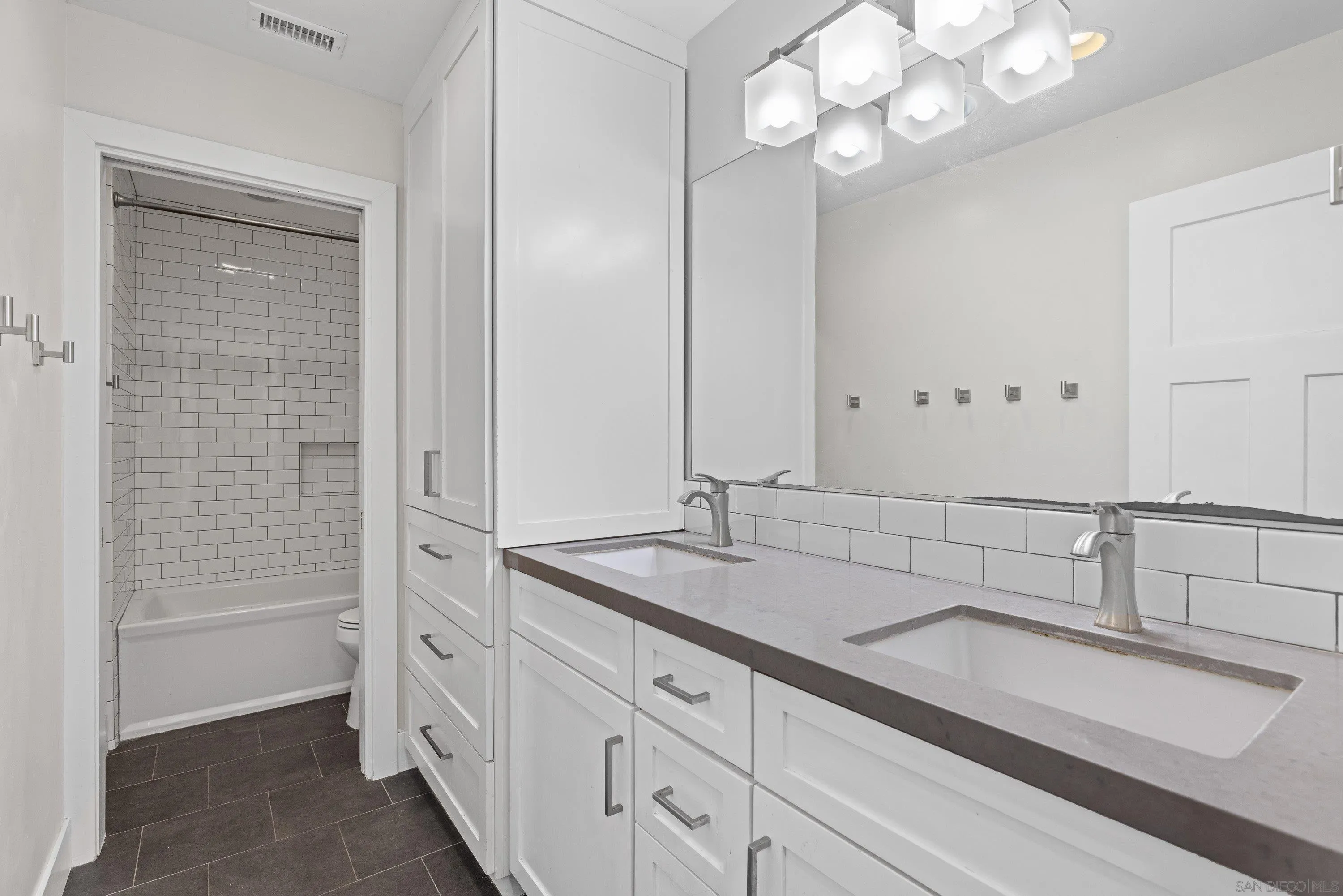 https://cdn.realtyfeed.com/cdn/127/260014682/5030bbf47443ff2d0de24a58935ebc8e.webp