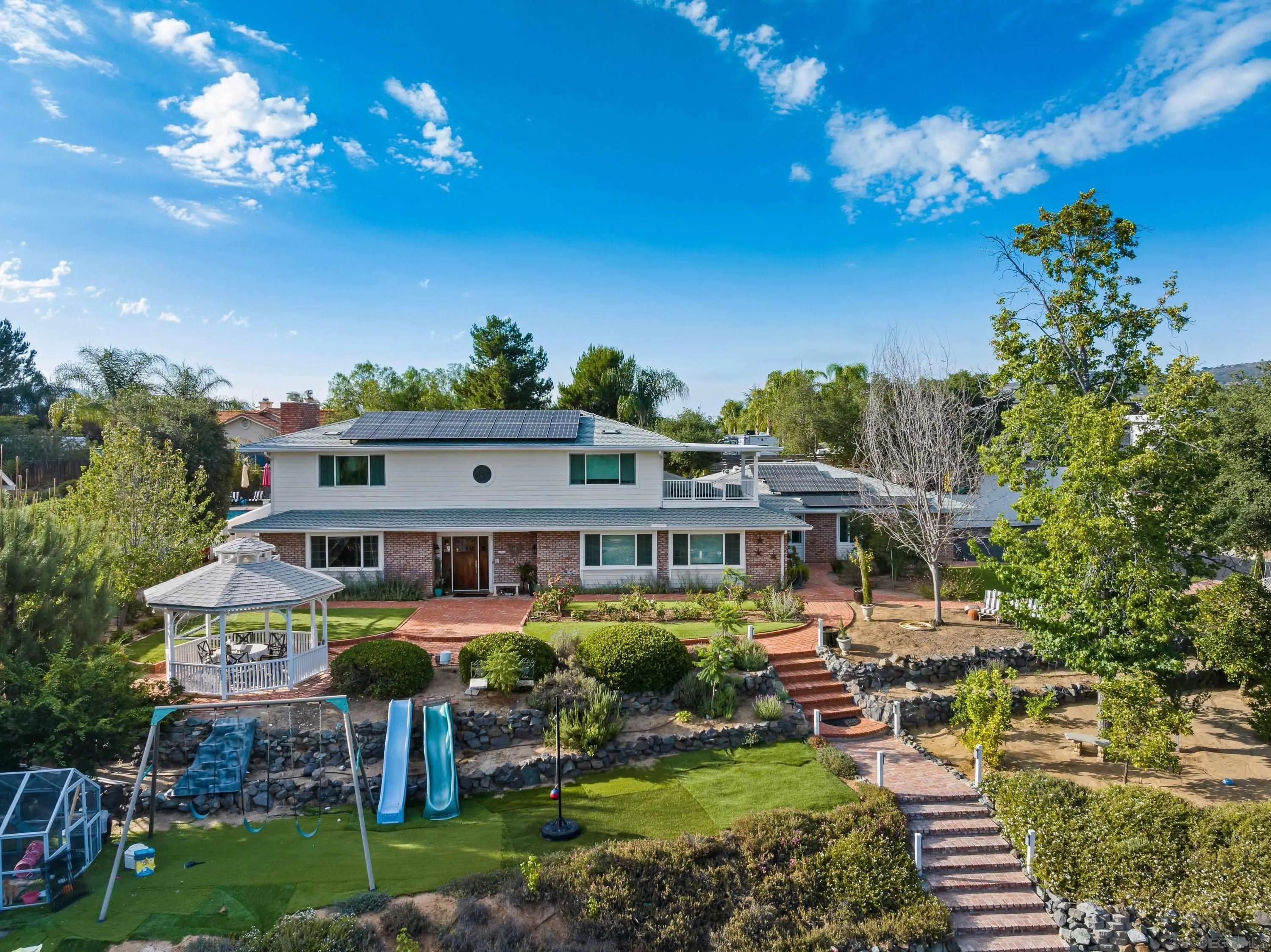https://cdn.realtyfeed.com/cdn/127/260014682/8a6fc391940f5eca27dfae8e38298628.webp