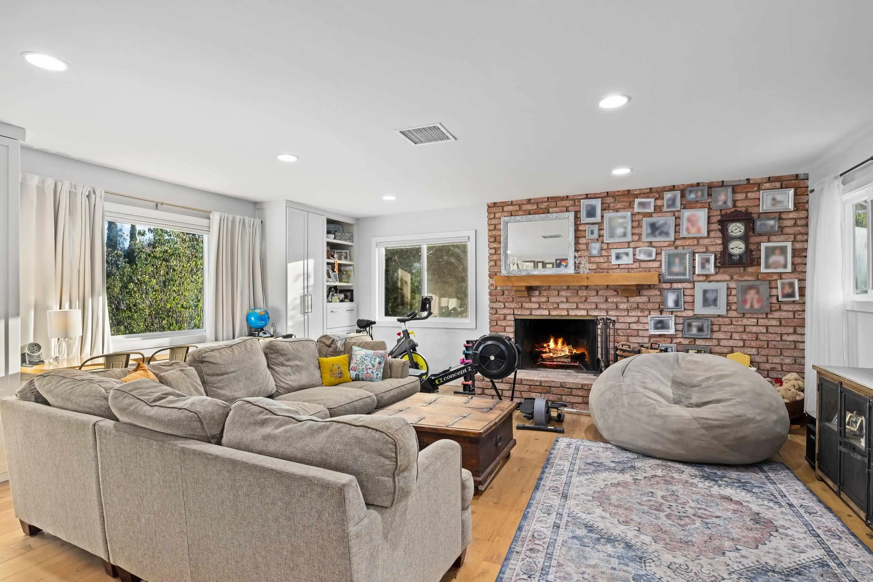 https://cdn.realtyfeed.com/cdn/127/260014682/98e8e3a806e406ee337a551c193204da.webp