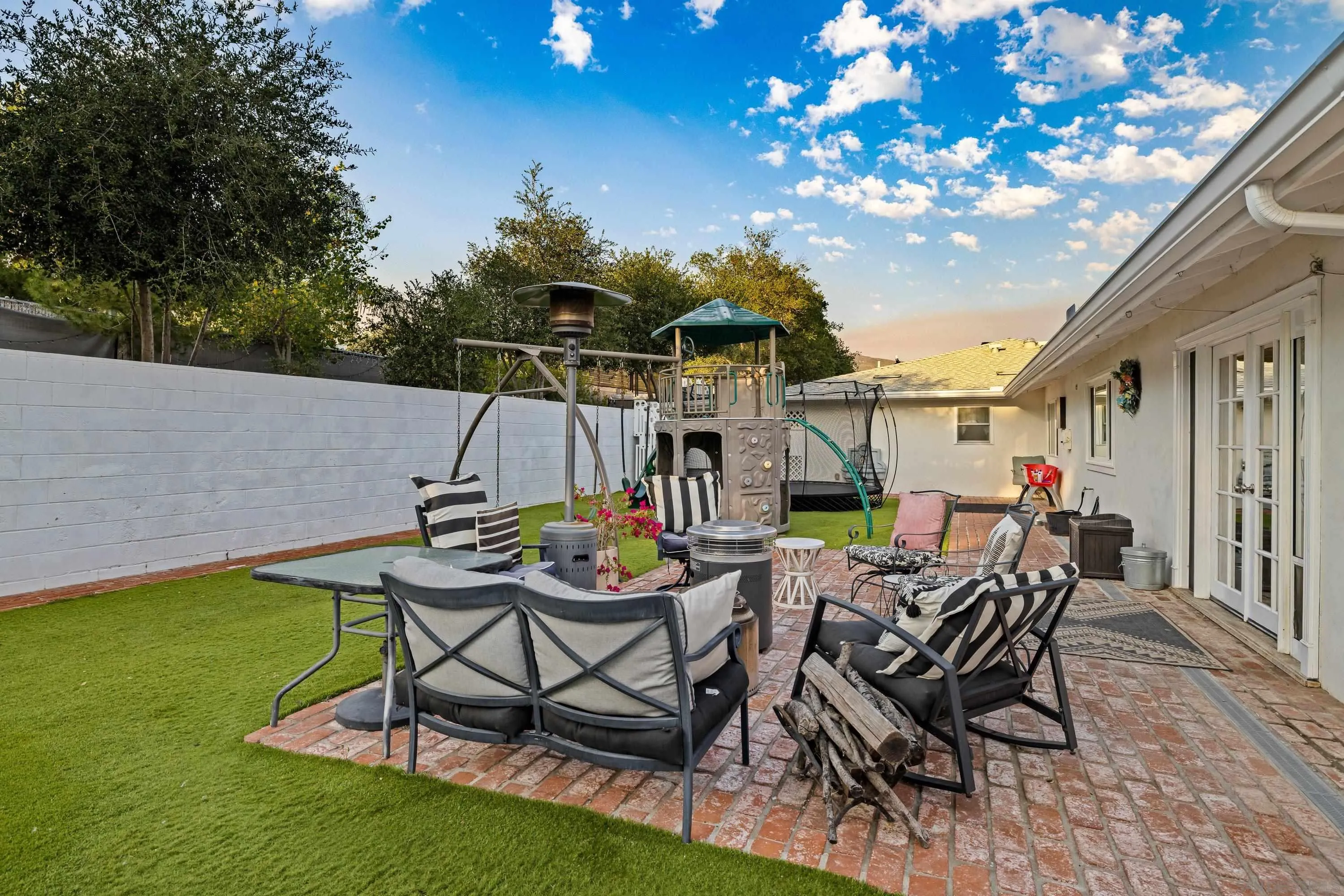 https://cdn.realtyfeed.com/cdn/127/260014682/a7463a401bc91d633c053a51780c10c0.webp