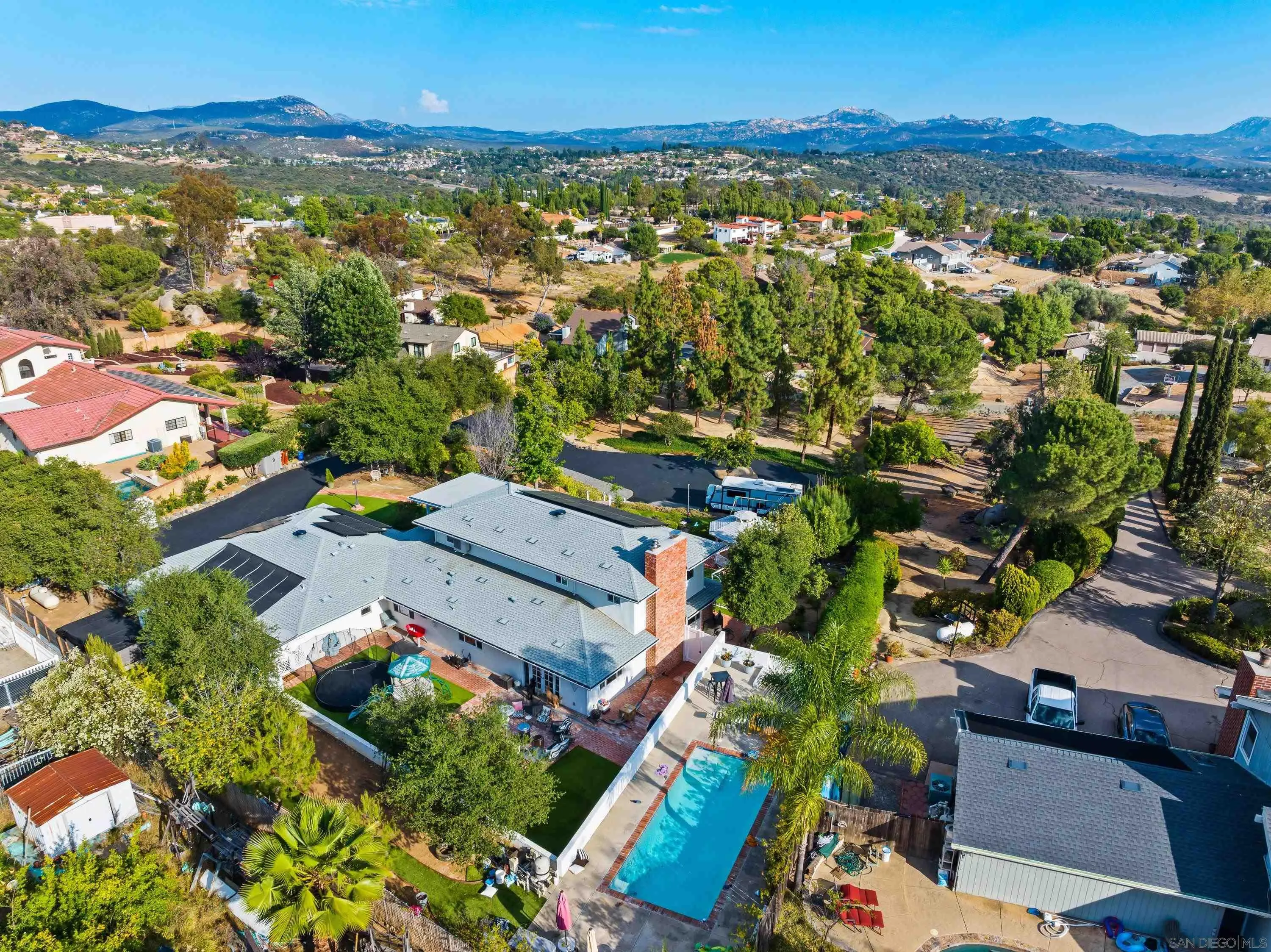 https://cdn.realtyfeed.com/cdn/127/260014682/c75dde84544ce062f82905ee78421d1c.webp