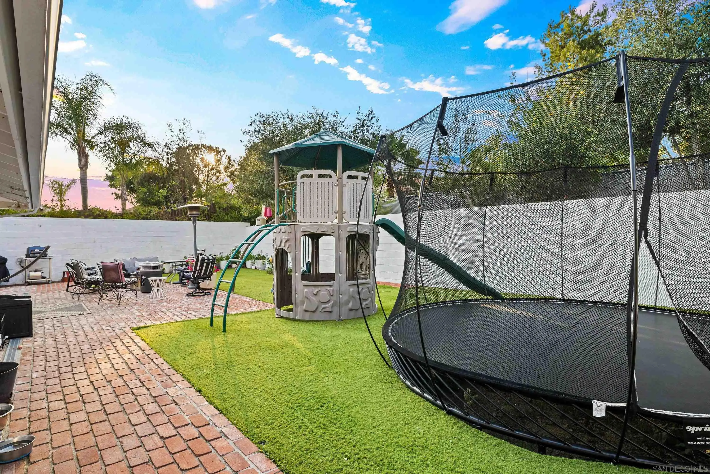 https://cdn.realtyfeed.com/cdn/127/260014682/d76ec155edd73593e3f6bea4c944f617.webp