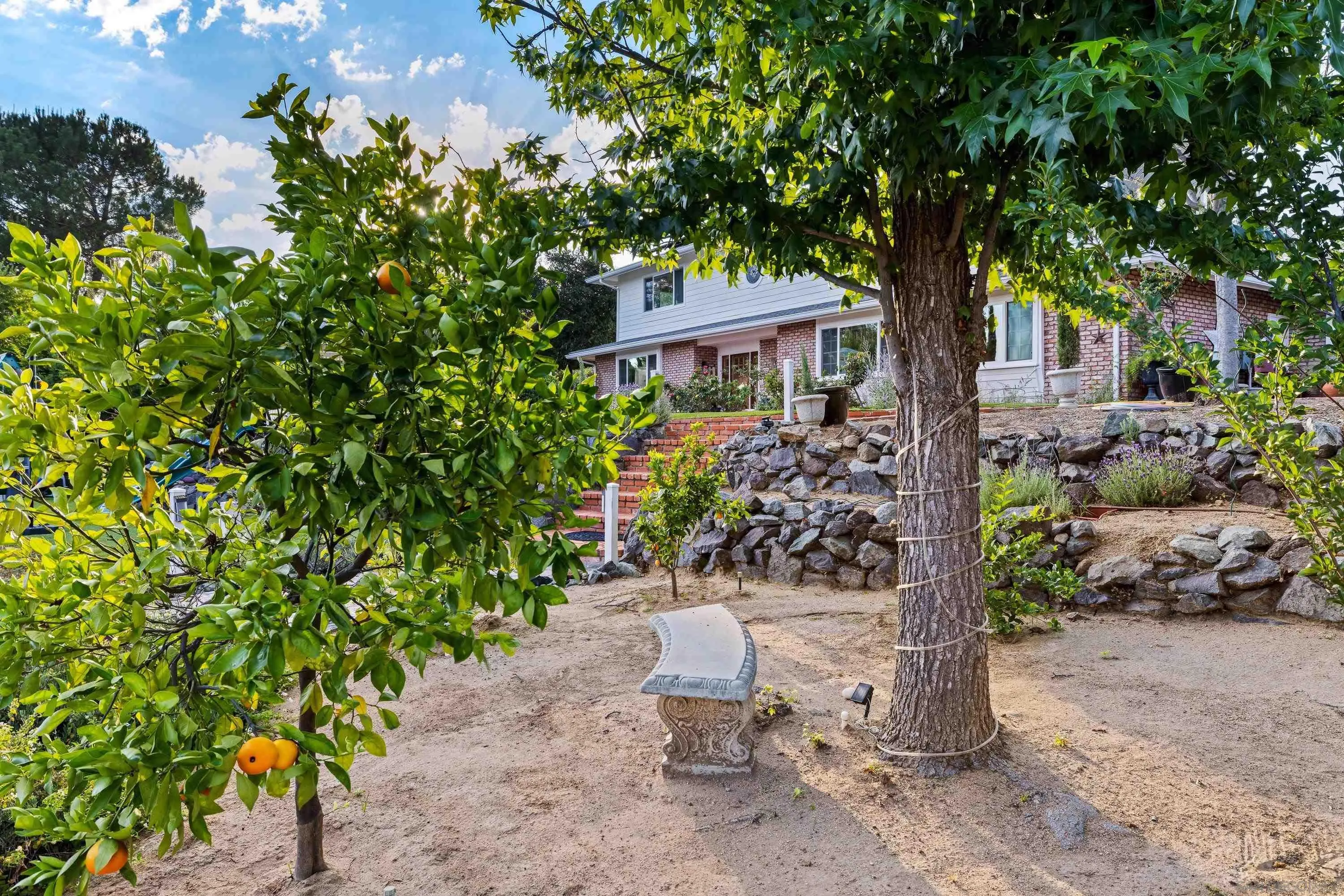 https://cdn.realtyfeed.com/cdn/127/260014682/f202981b6ac9d94d1819b2f3cfdb76c0.webp